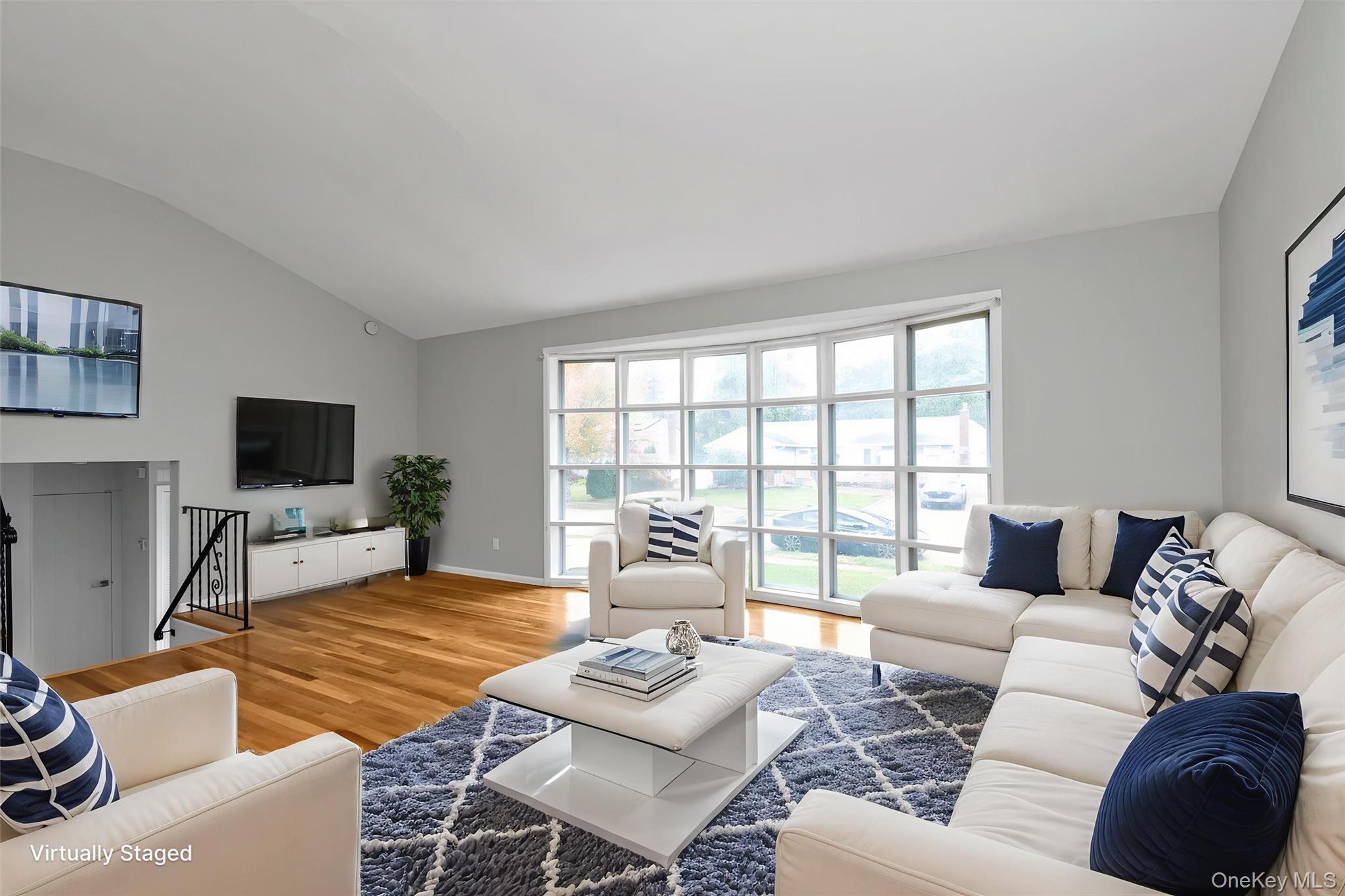 17 Edna Drive, Syosset, NY 11791