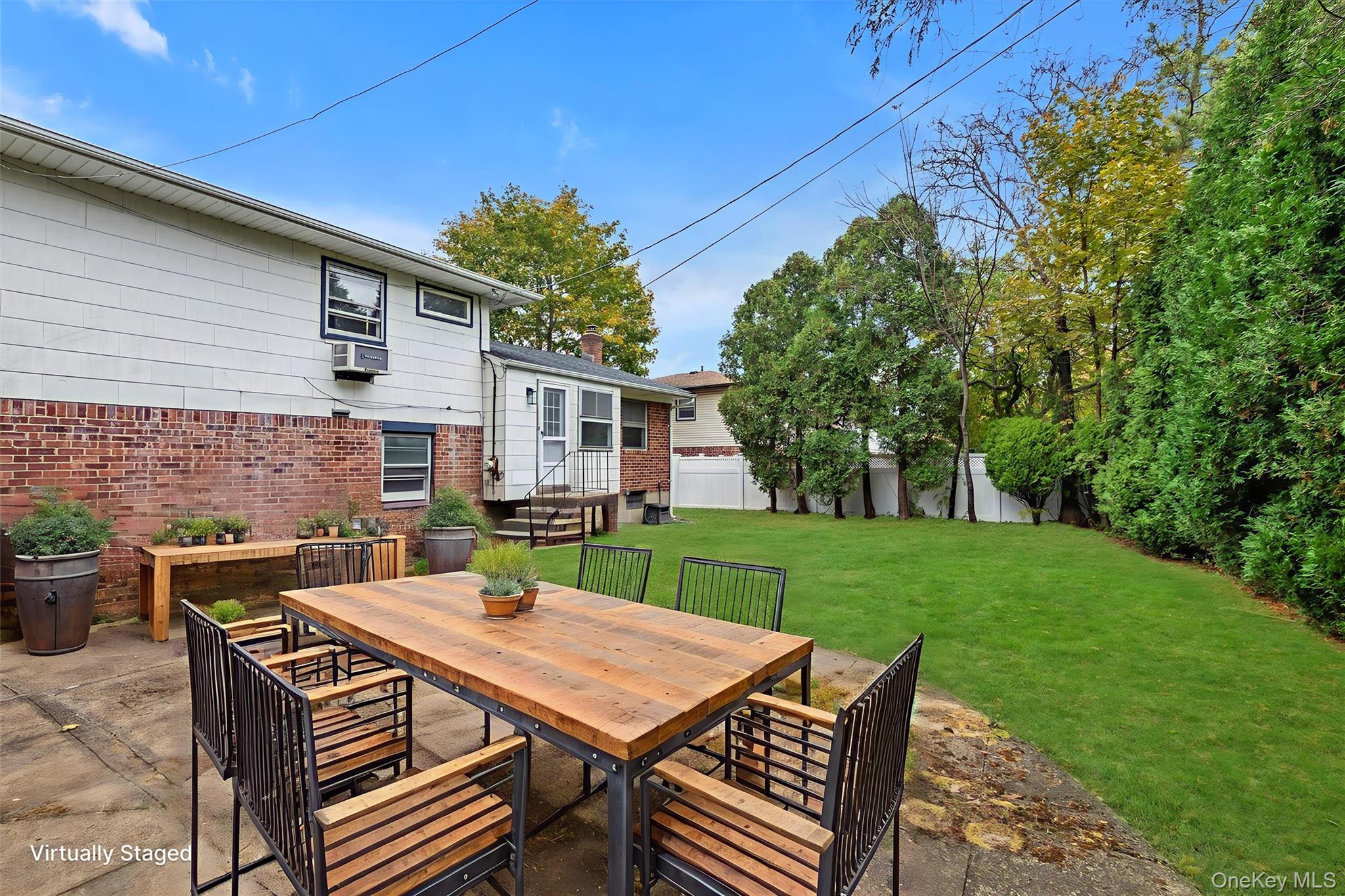 17 Edna Drive, Syosset, NY 11791