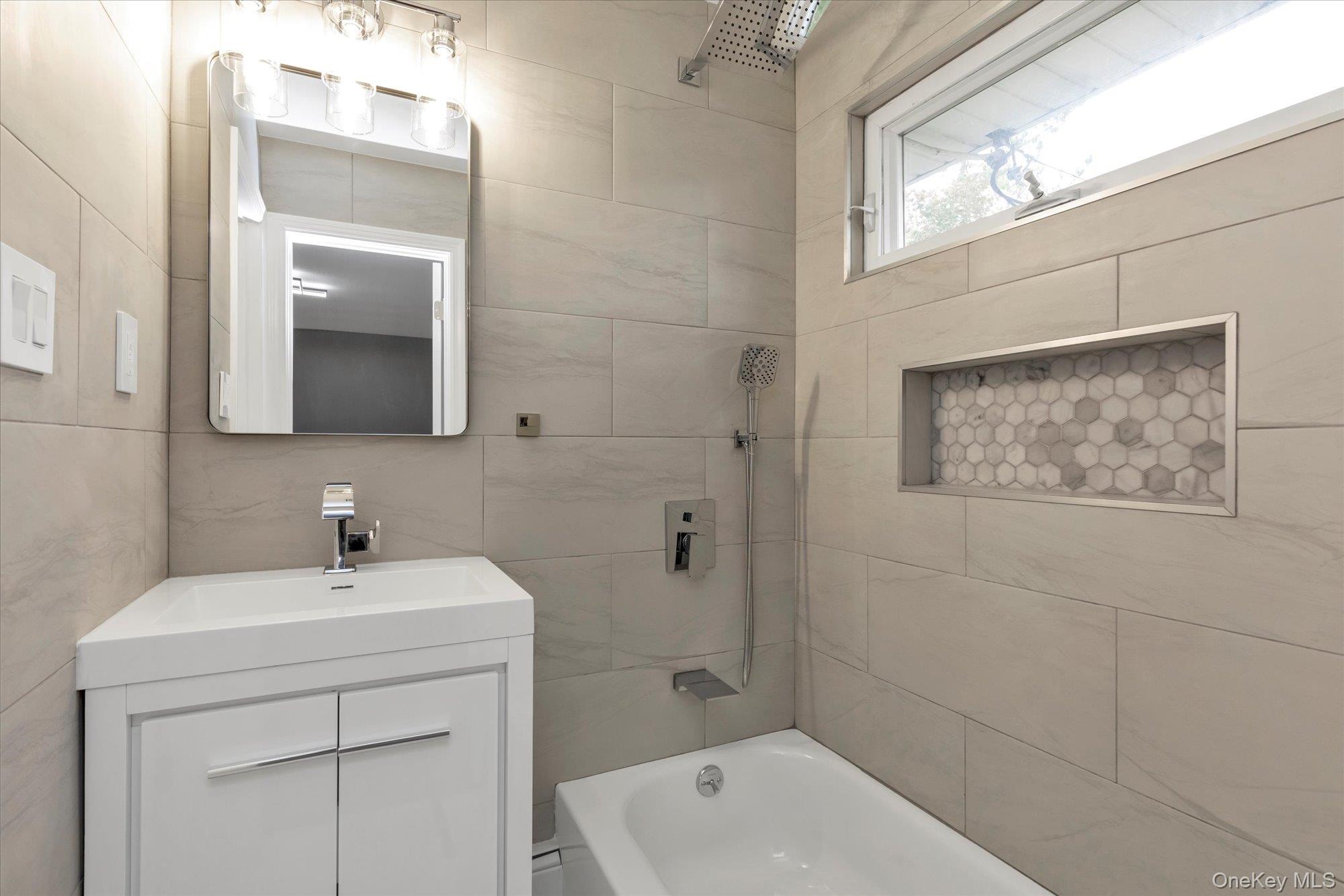 17 Edna Drive, Syosset, NY 11791