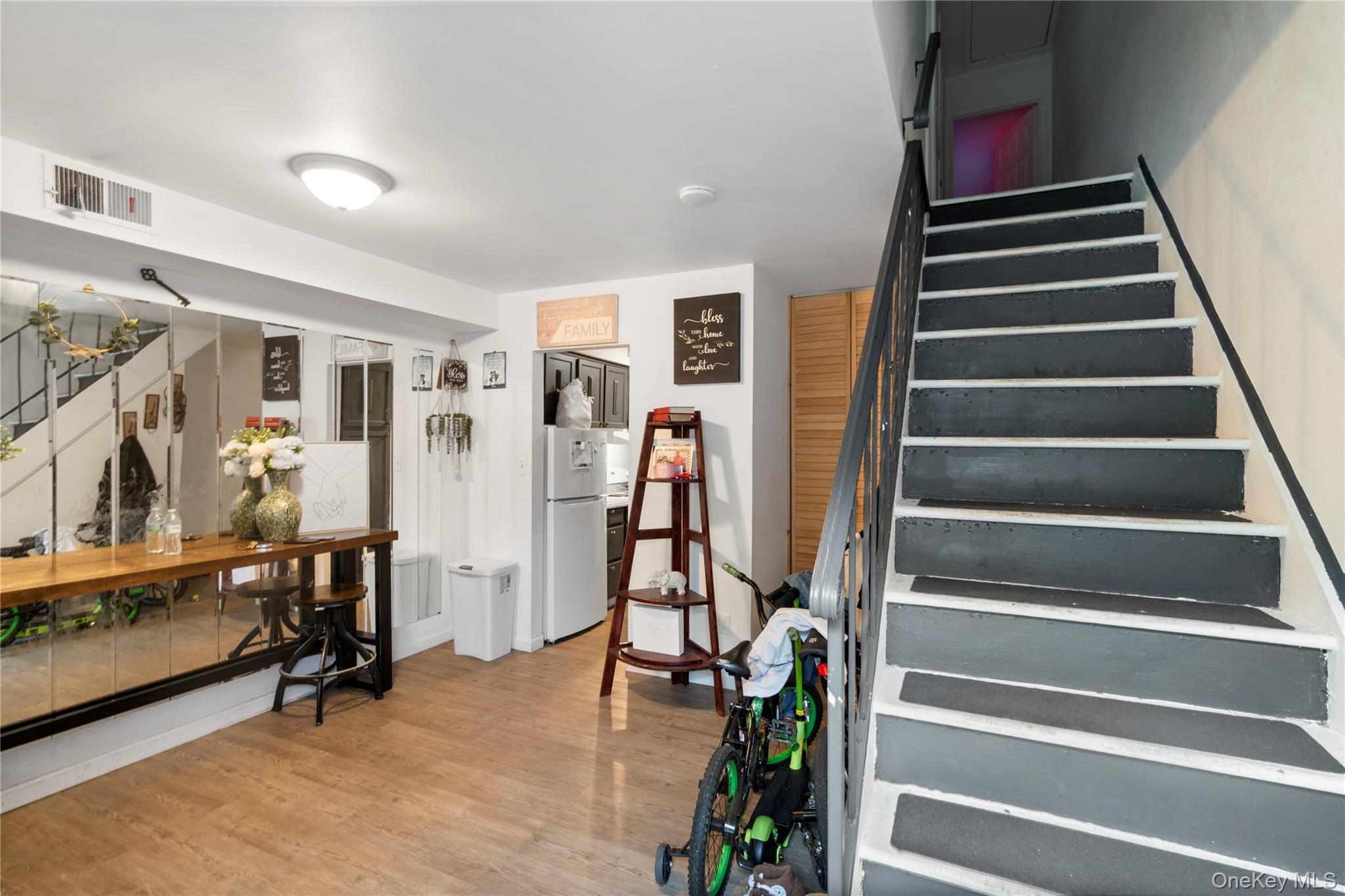 231 Hill Rise, Calverton, NY 11933