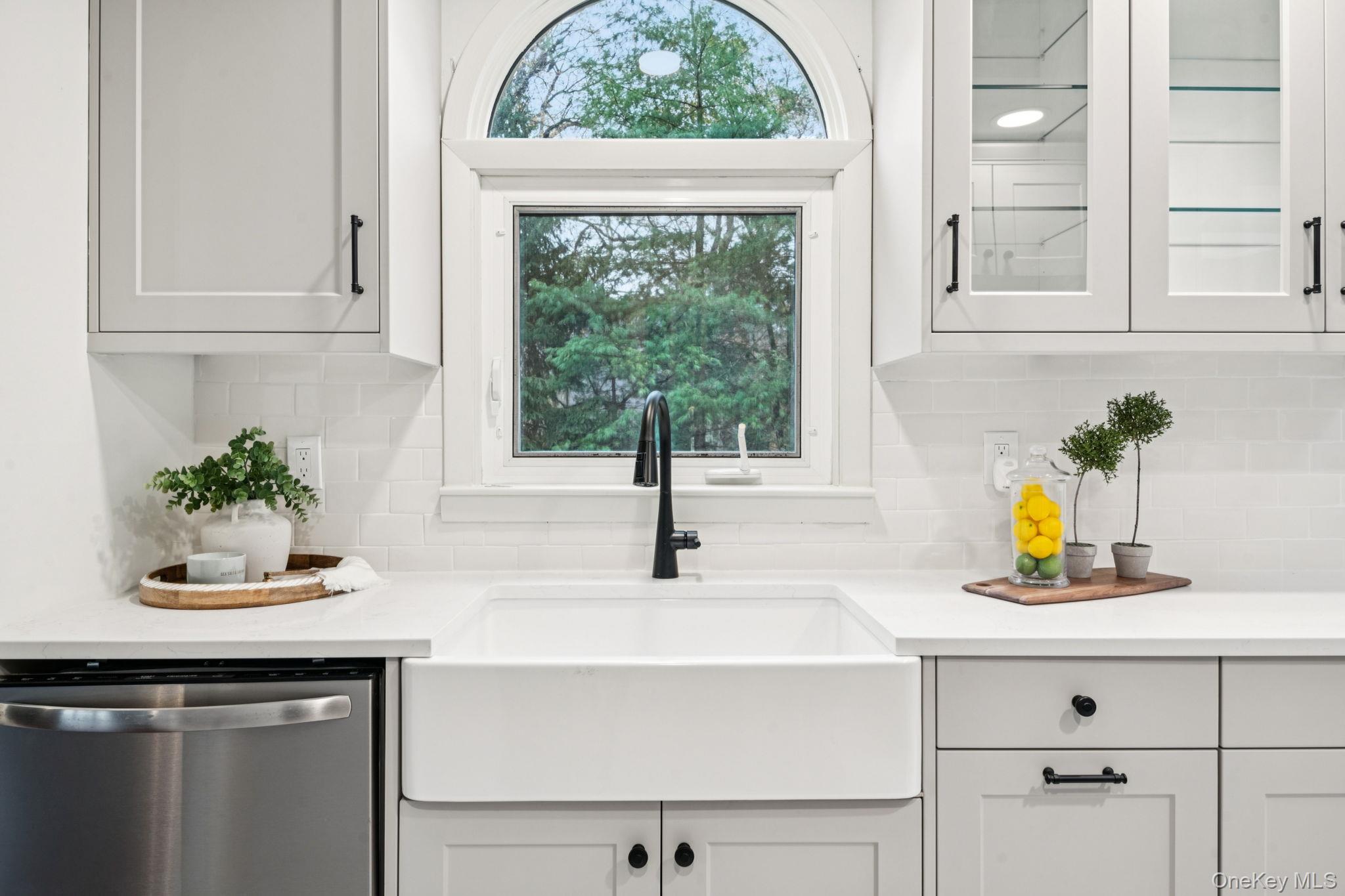 8 Storyland Lane, East Setauket, NY 11733