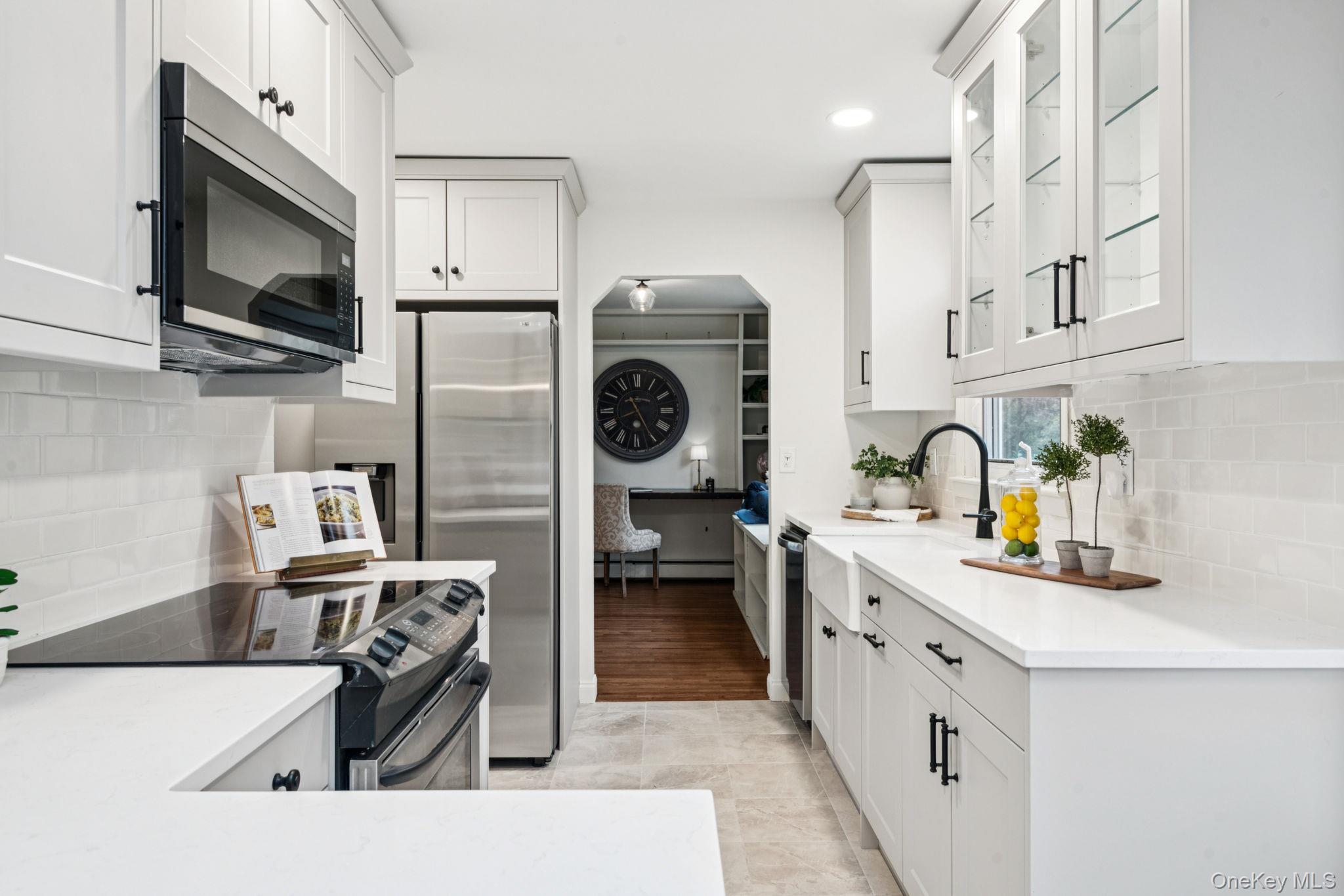 8 Storyland Lane, East Setauket, NY 11733