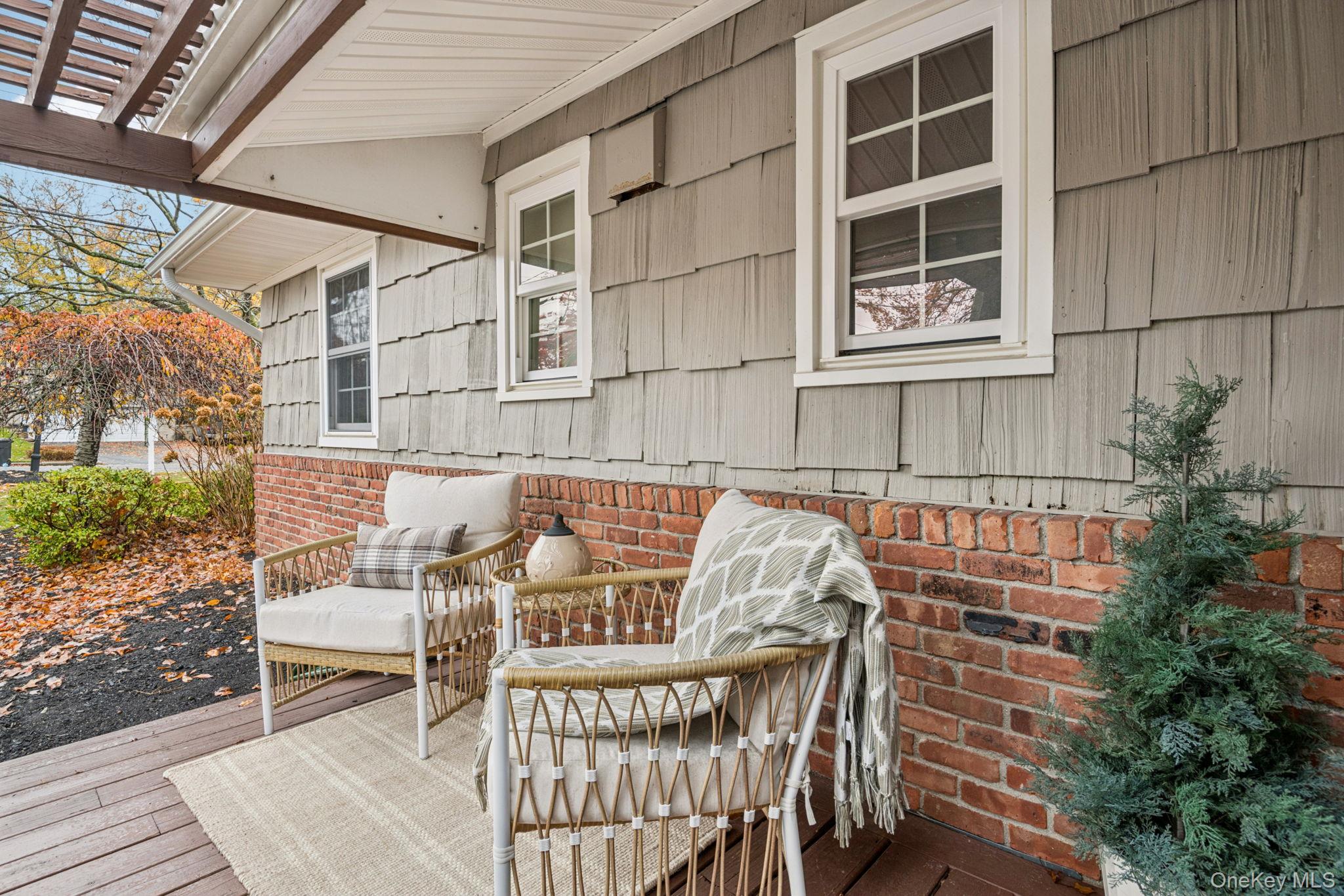 8 Storyland Lane, East Setauket, NY 11733