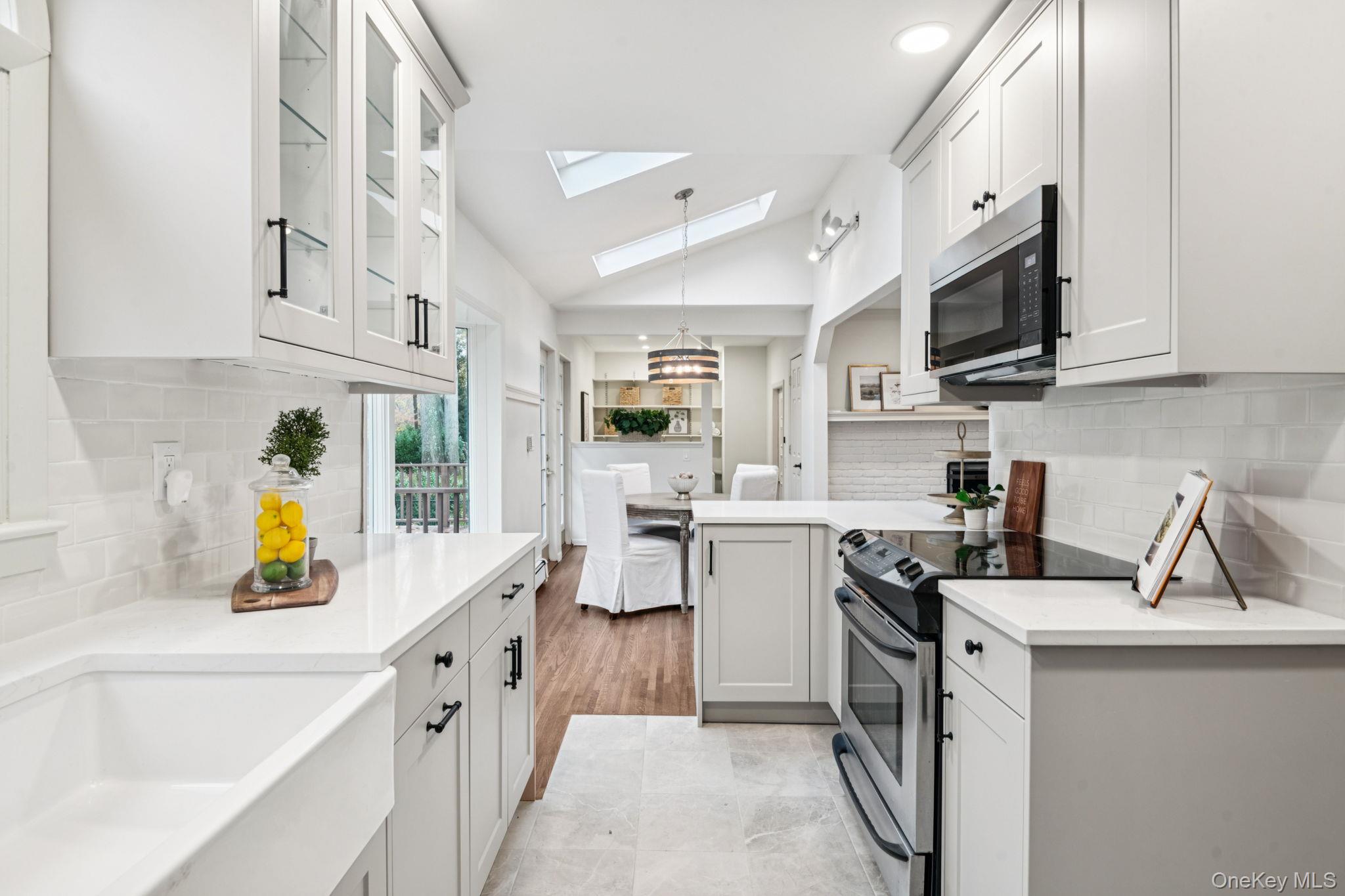 8 Storyland Lane, East Setauket, NY 11733