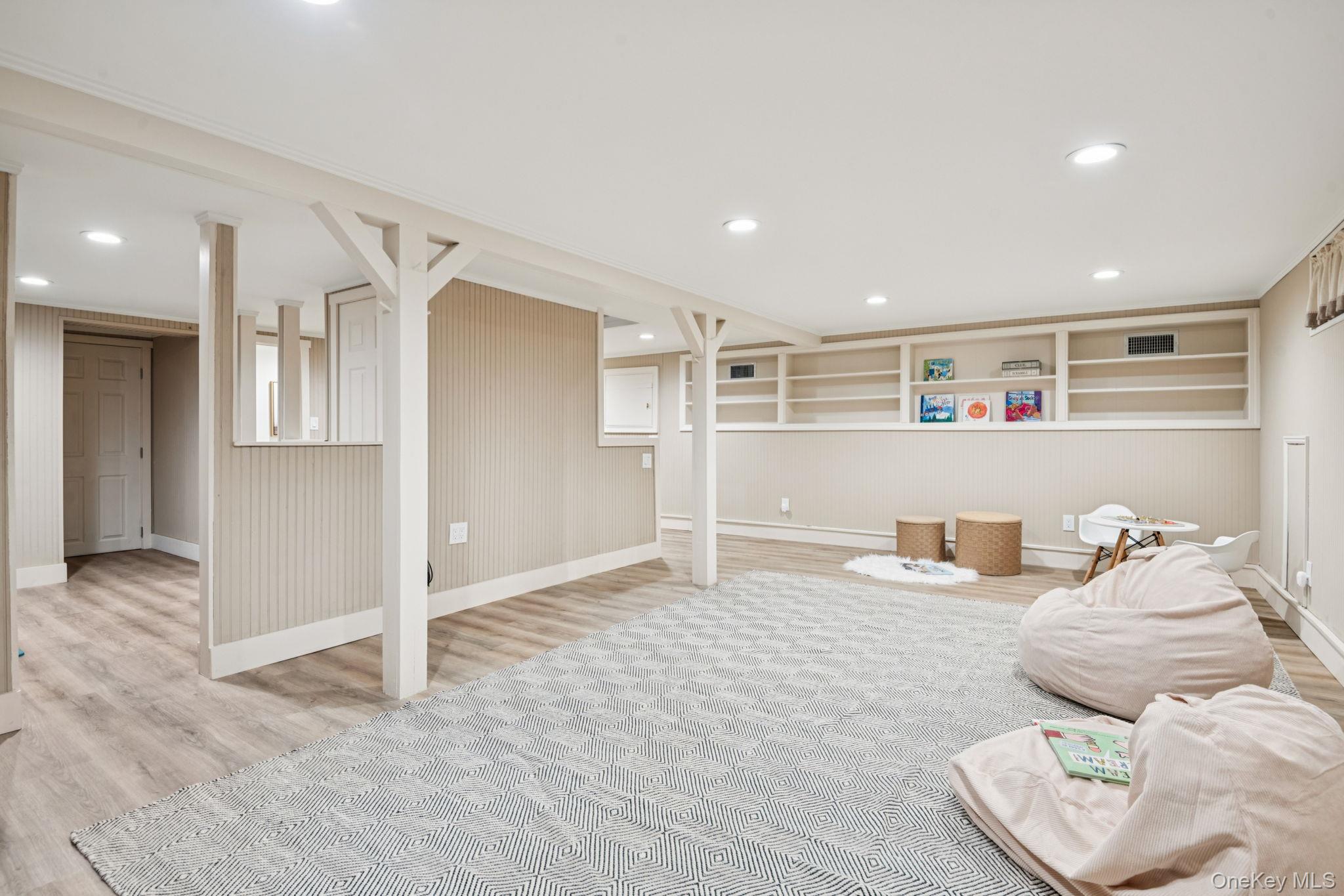 8 Storyland Lane, East Setauket, NY 11733