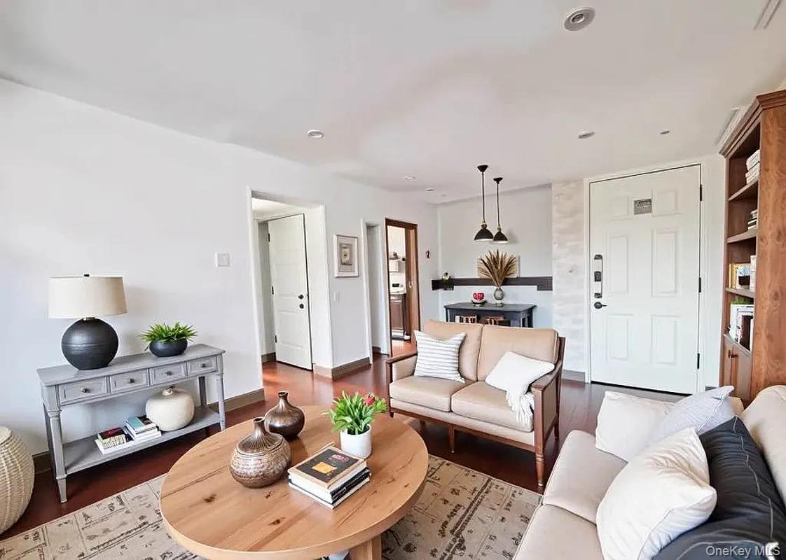 42-26 81 St # 7, Elmhurst, NY 11373