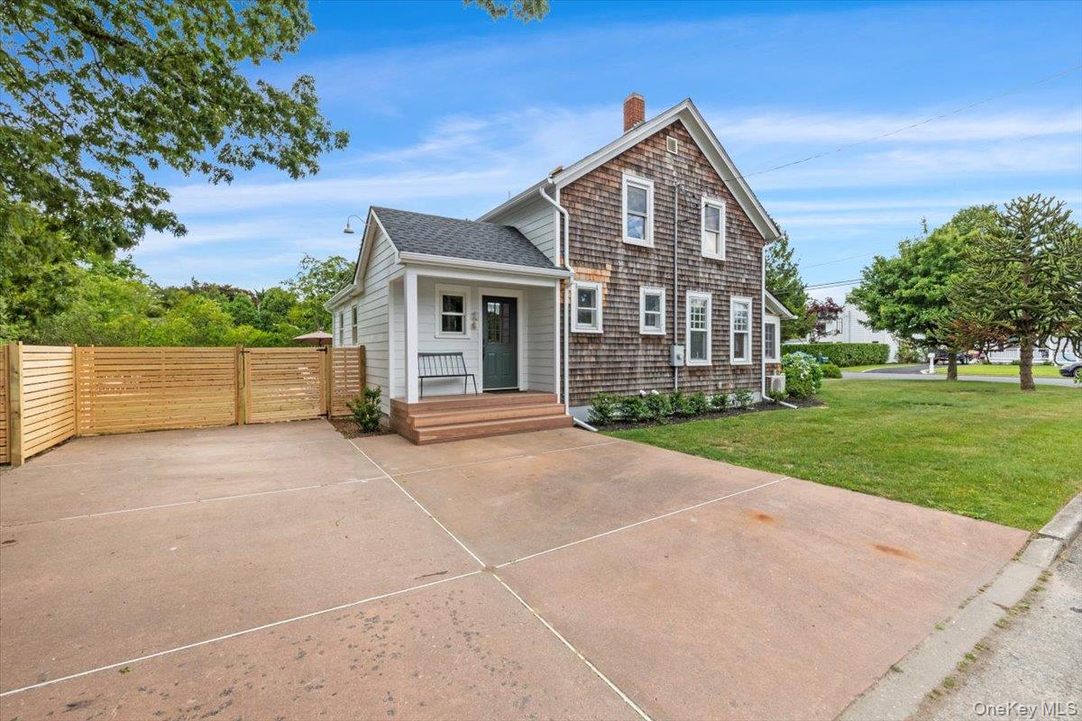 19 New Jersey Avenue, Bellport Village, NY 11713