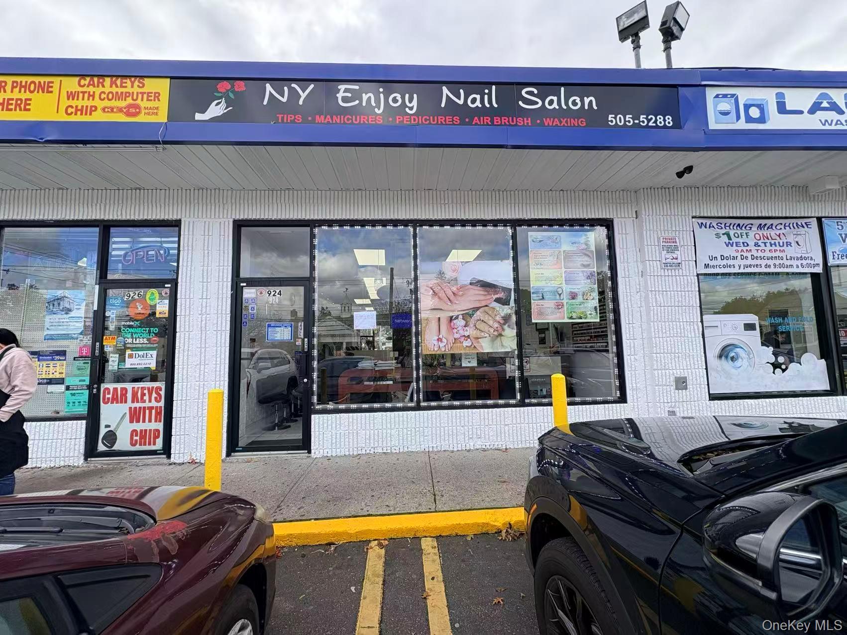 924 Front Street, Uniondale, NY 11553