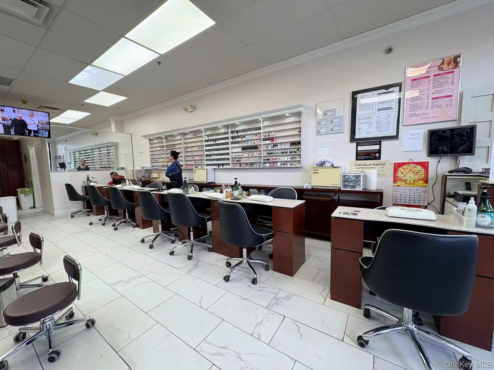 924 Front Street, Uniondale, NY 11553