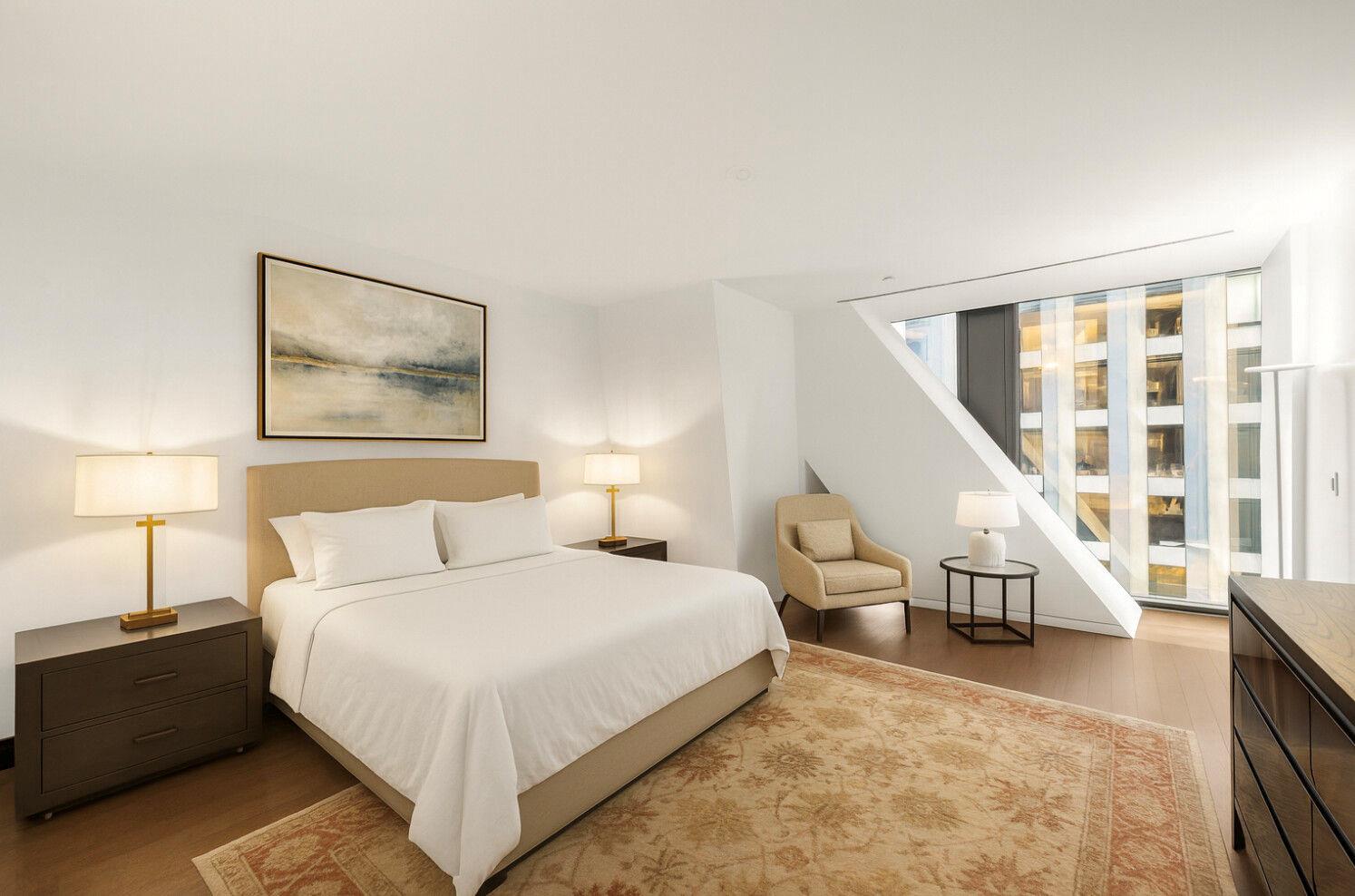 53 W 53RD Street # 19E, New York (Manhattan), NY 10019