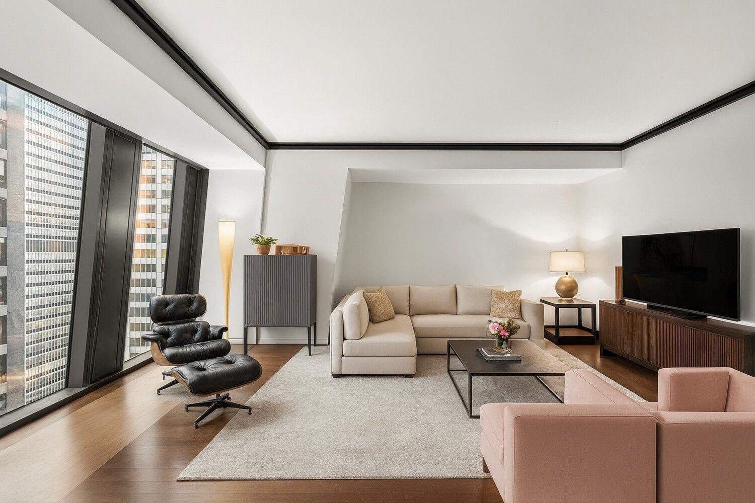 53 W 53RD Street # 19E, New York (Manhattan), NY 10019