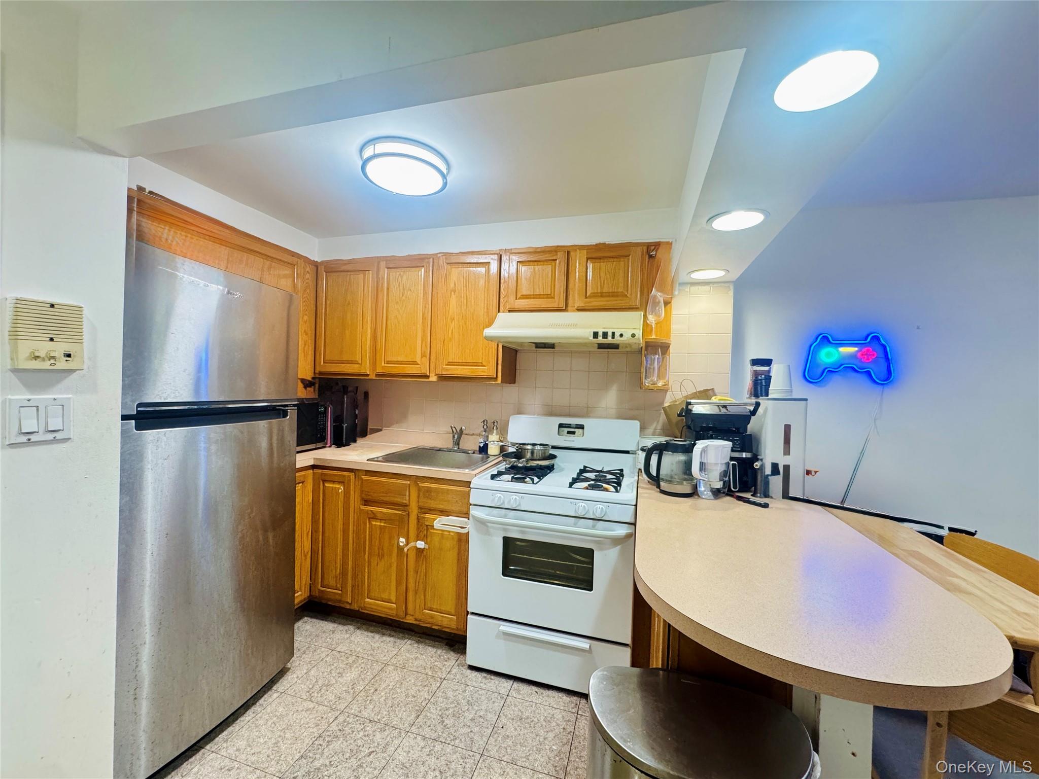 4232 82nd Street # 6B, Elmhurst, NY 11373