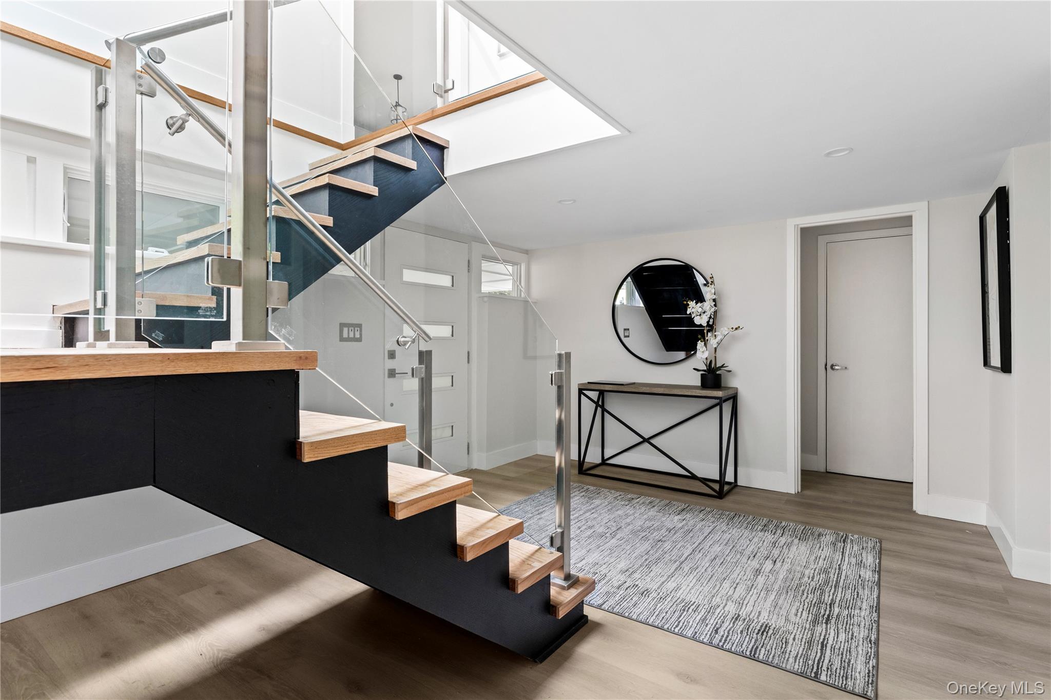 25 Wood Road, Sands Point, NY 11050