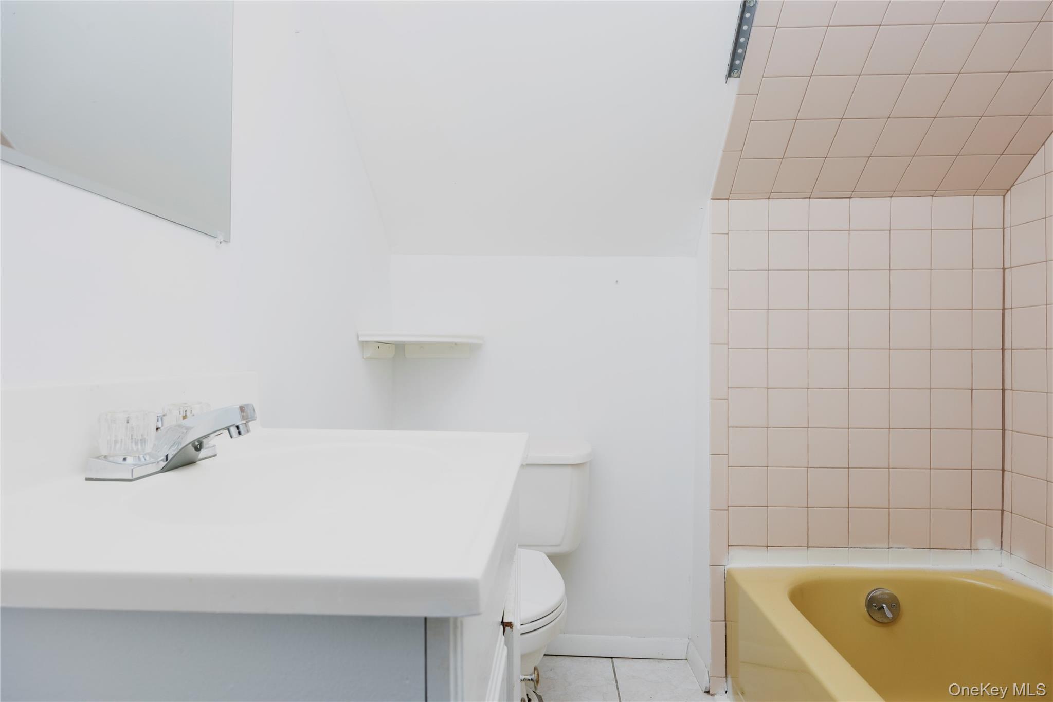 1137 Namdac Avenue, Bay Shore, NY 11706