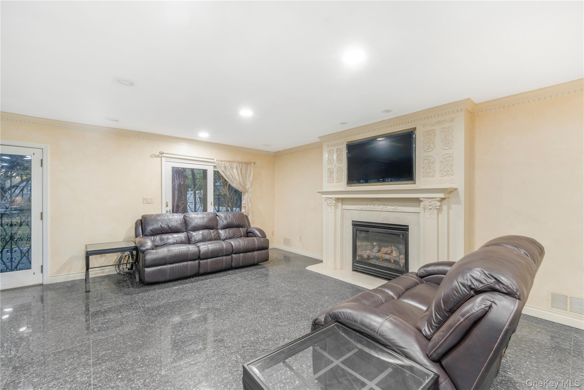 201-05 28th Ave, Bayside, NY 11360