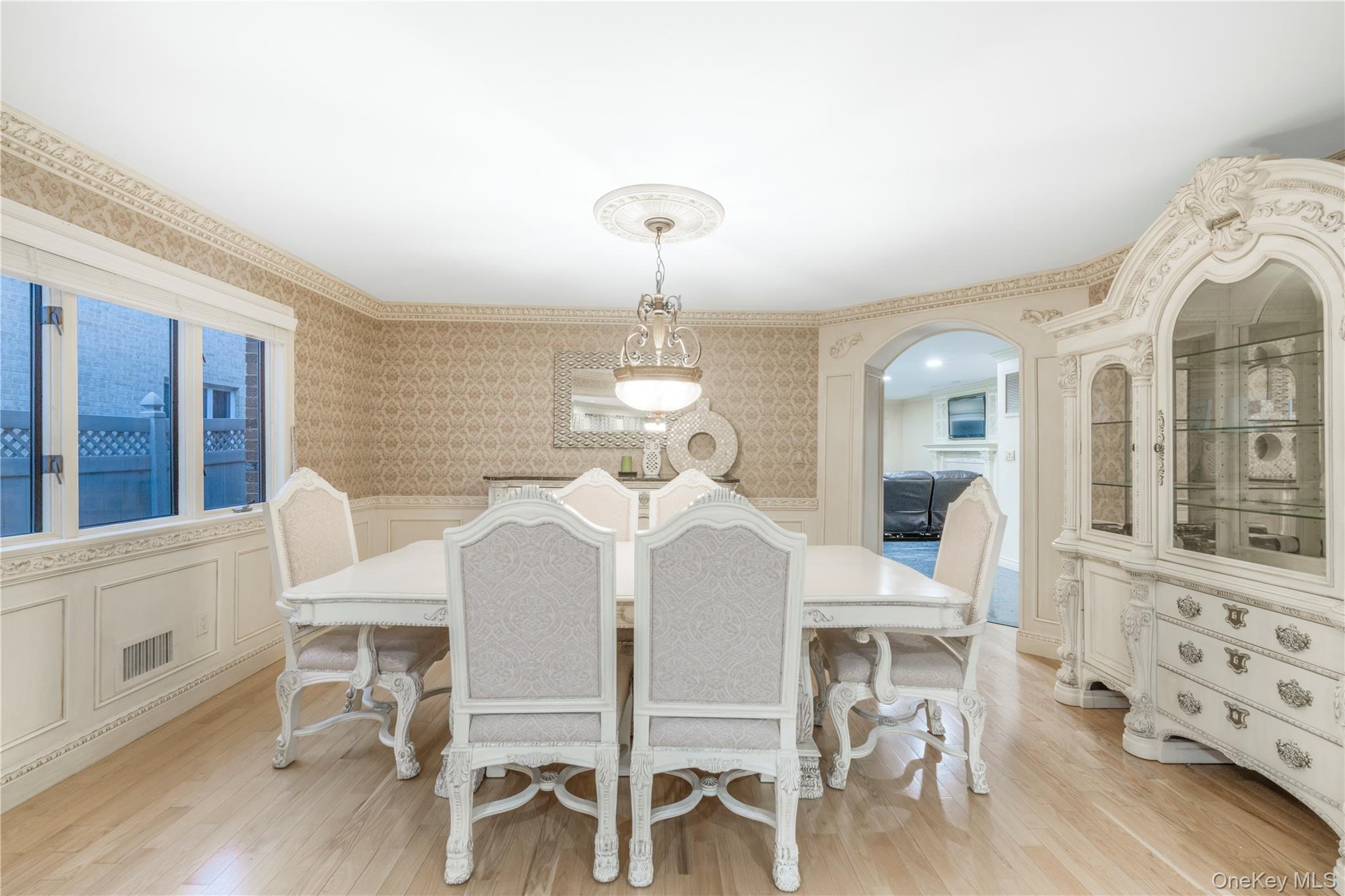 201-05 28th Ave, Bayside, NY 11360