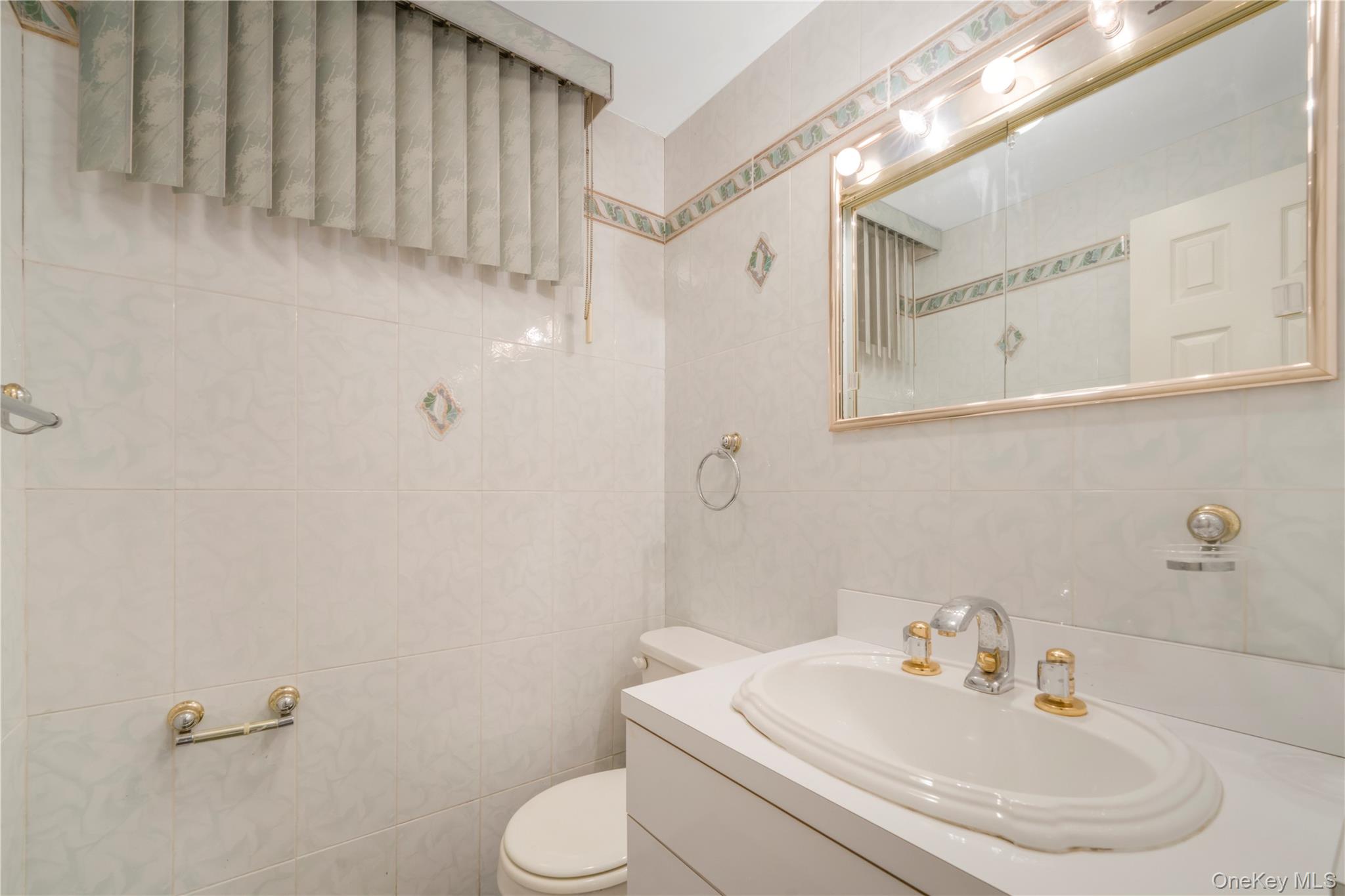 201-05 28th Ave, Bayside, NY 11360