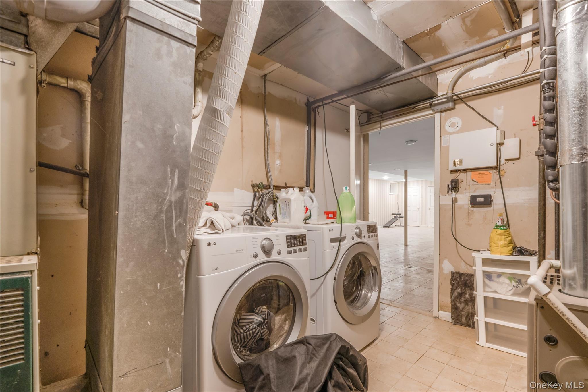 201-05 28th Ave, Bayside, NY 11360