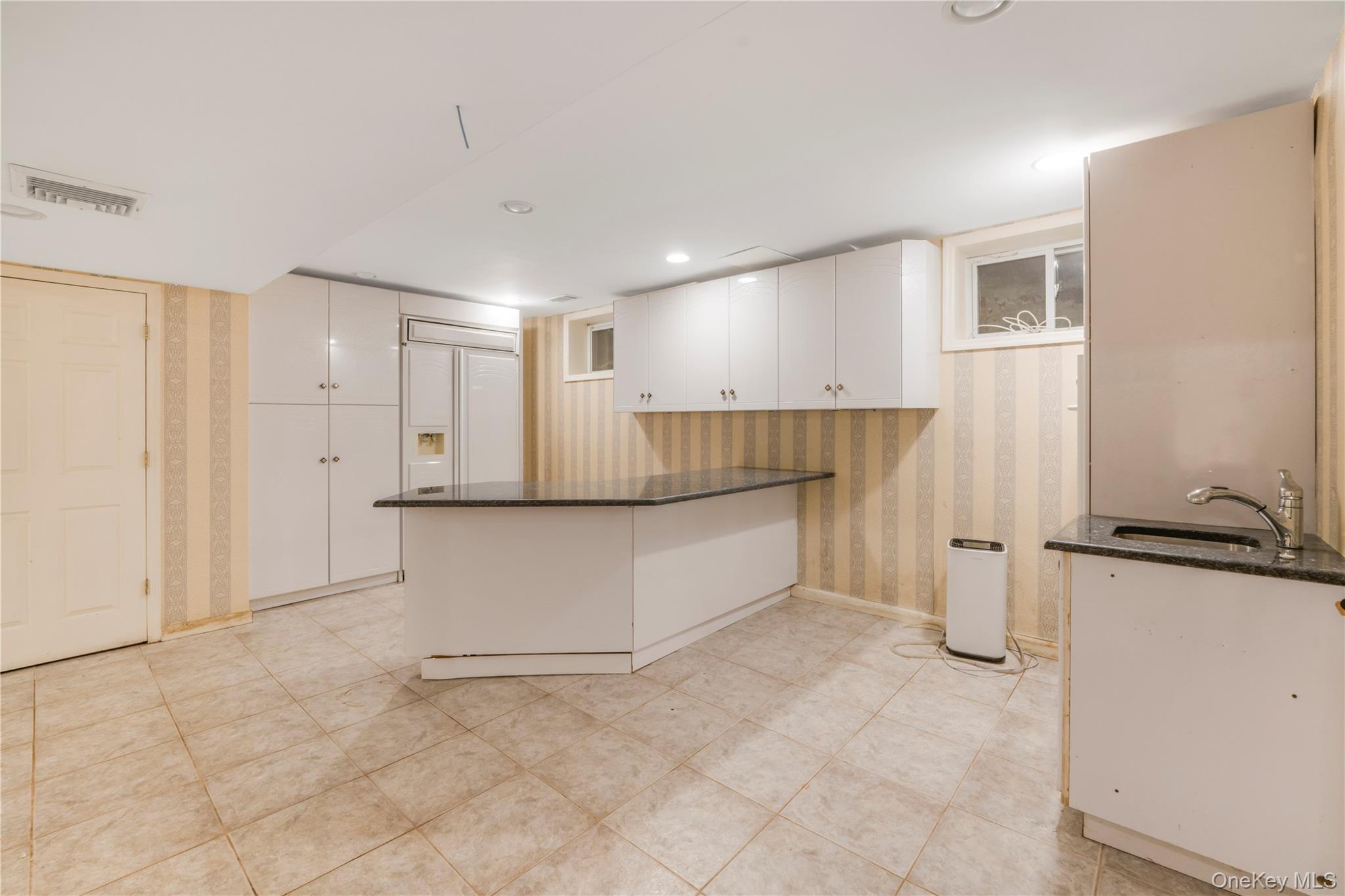 201-05 28th Ave, Bayside, NY 11360