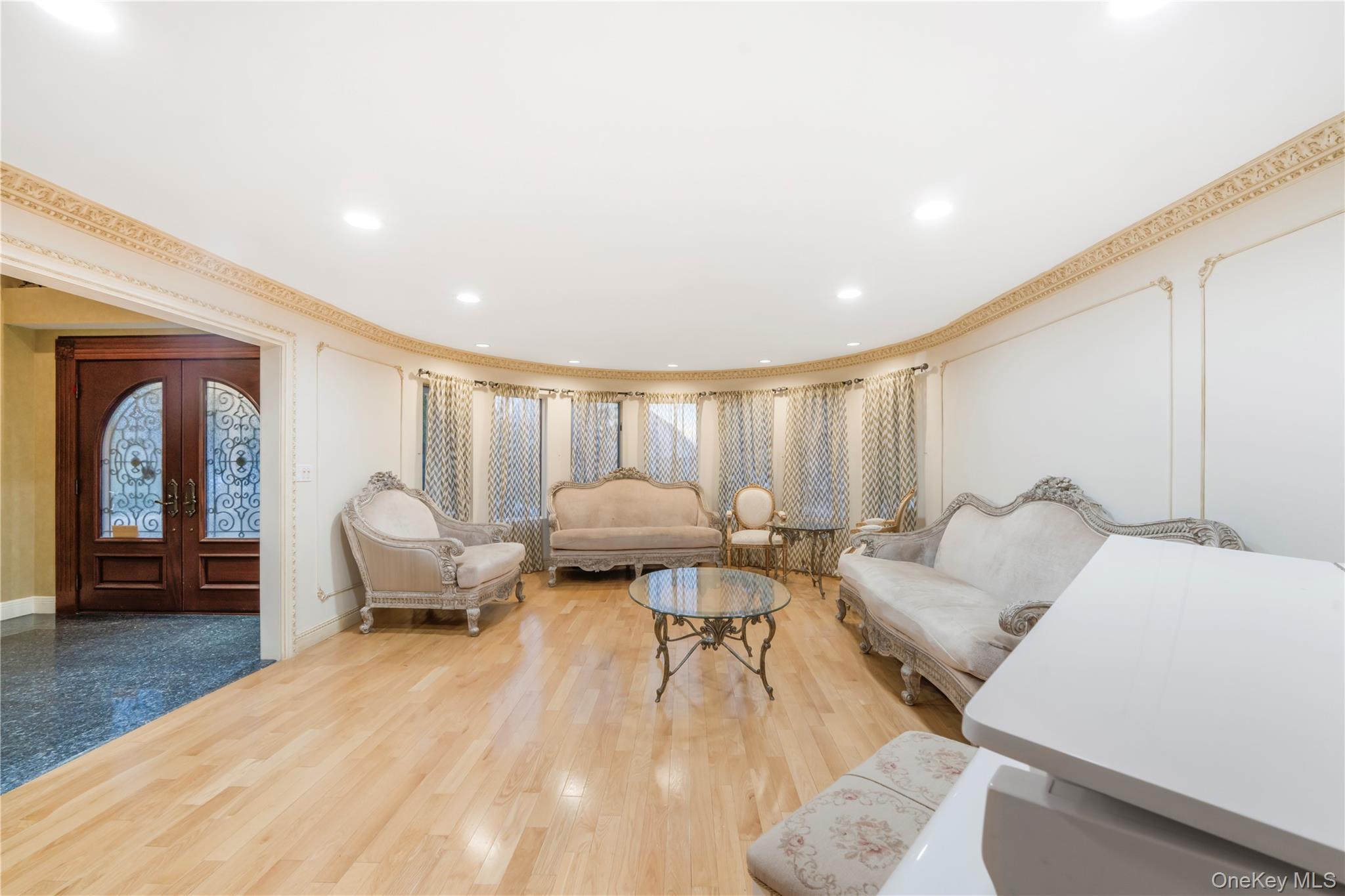 201-05 28th Ave, Bayside, NY 11360