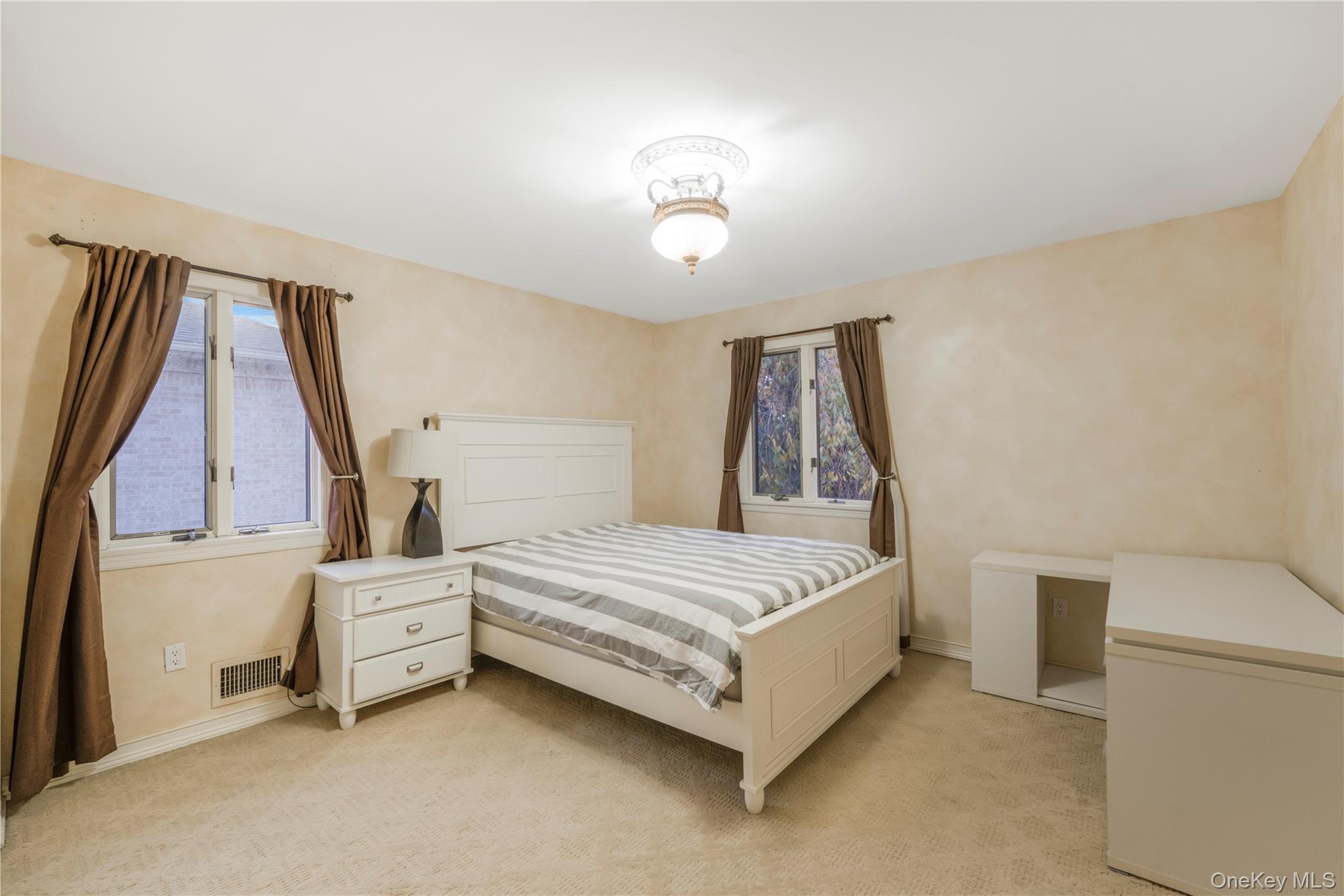 201-05 28th Ave, Bayside, NY 11360