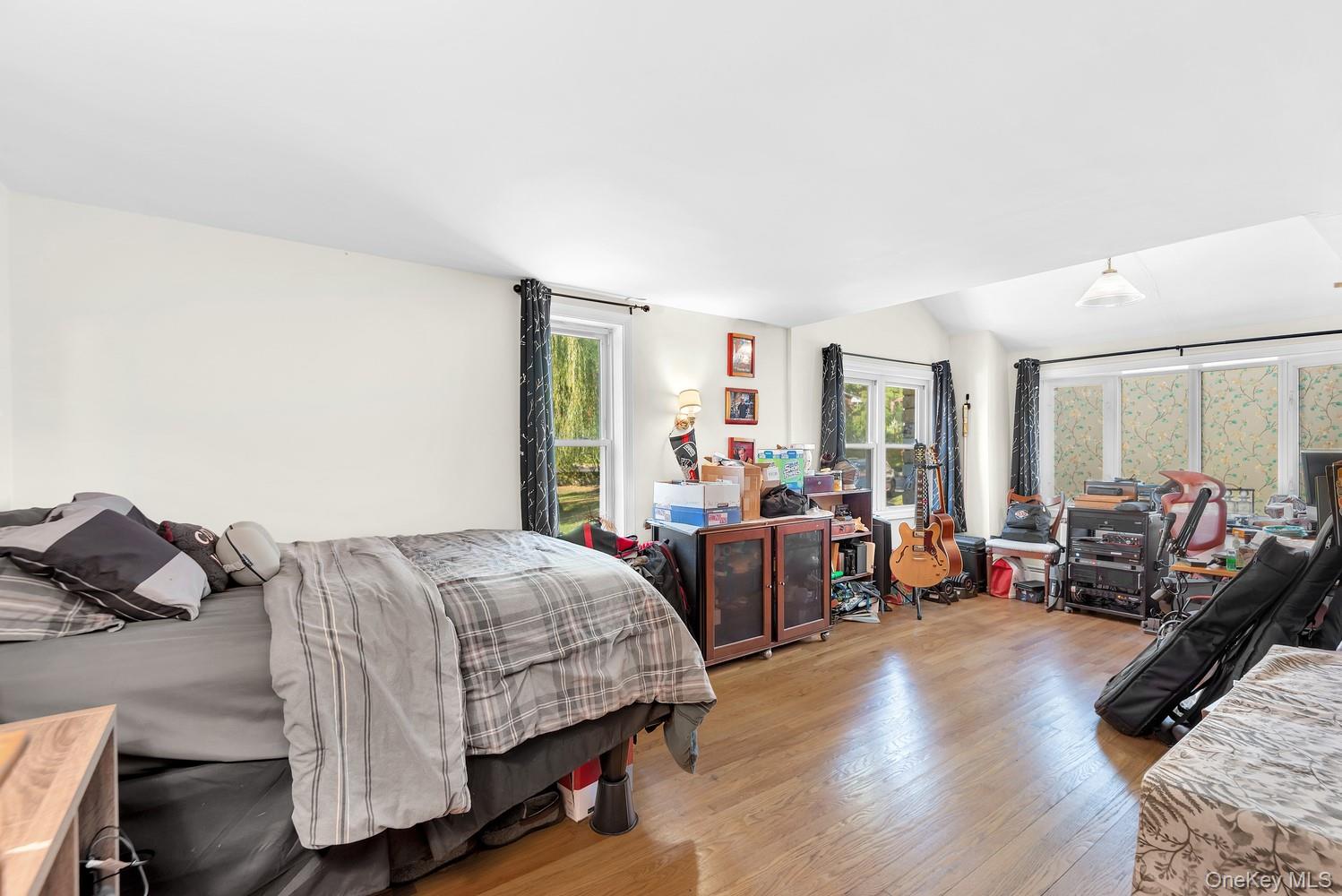 24 Old Knollwood Road, White Plains, NY 10607