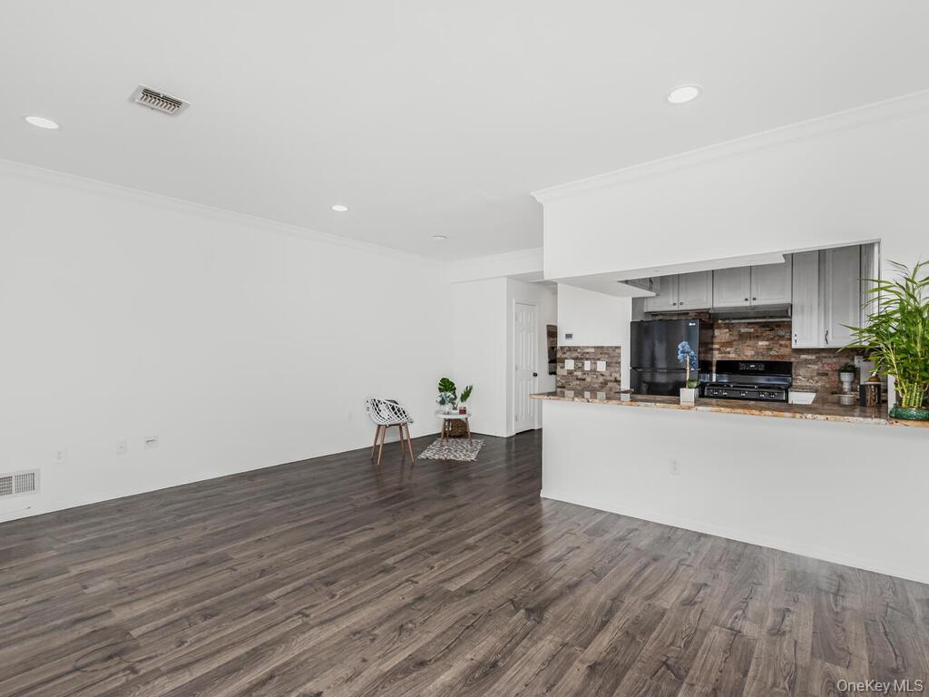 197 Surf Drive # 123, Bronx, NY 10473