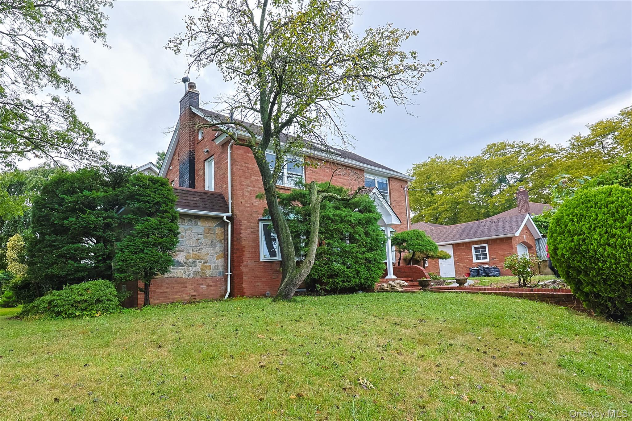 190-16 33 Avenue, Flushing, NY 11358