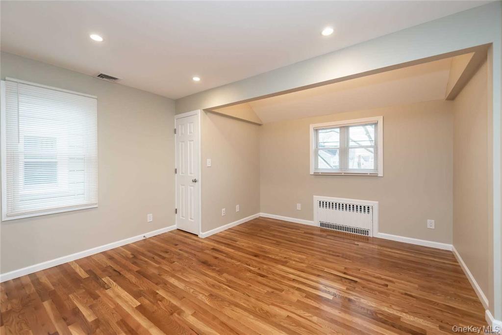 9 Capitol Avenue # Upper level, Williston Park, NY 11596