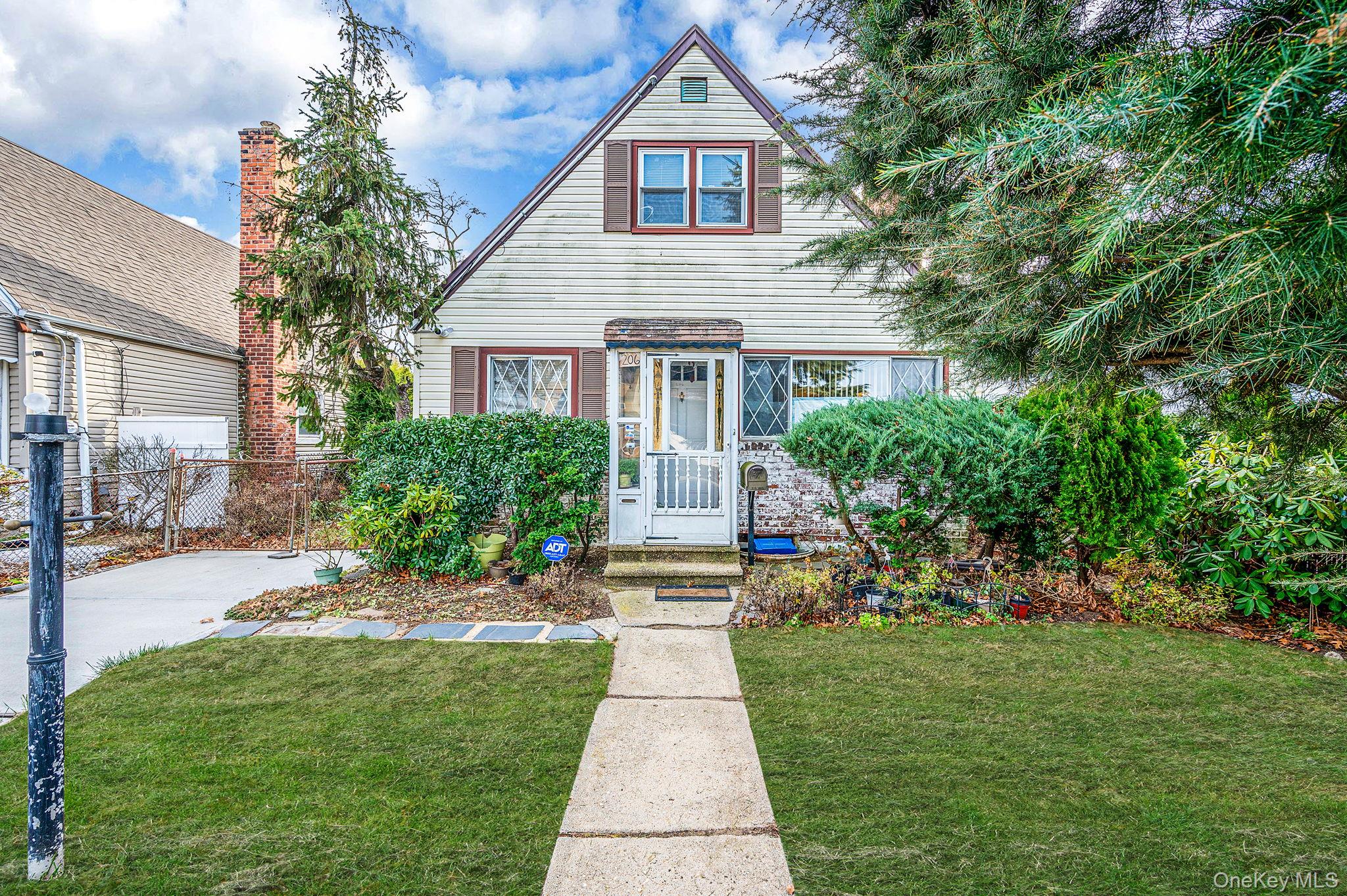 206 W Marshall Street, Hempstead, NY 11550