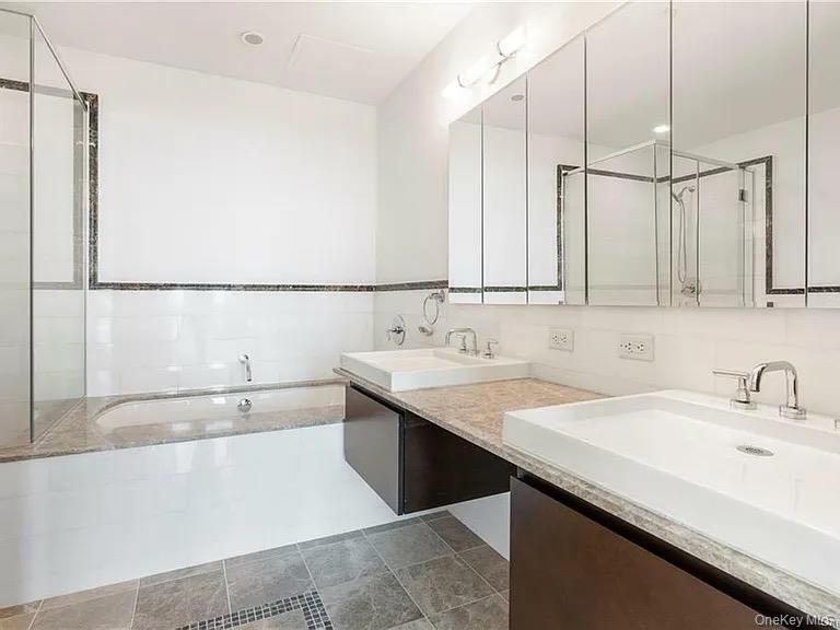 175 Huguenot Street # 2404, New Rochelle, NY 10801