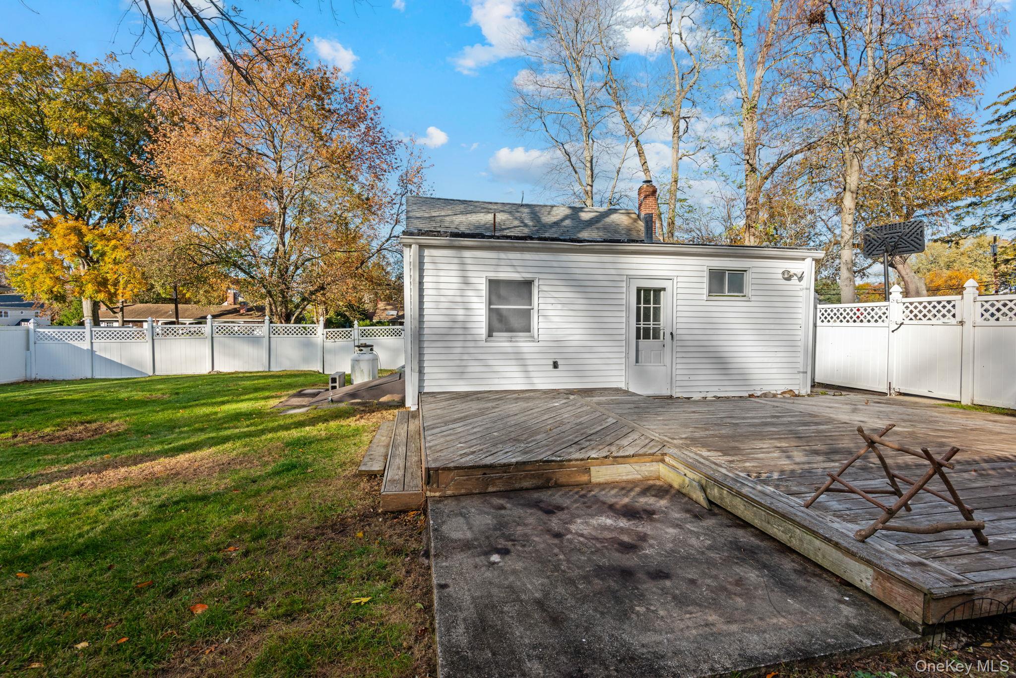 28 Woodland Drive, Kings Park, NY 11754