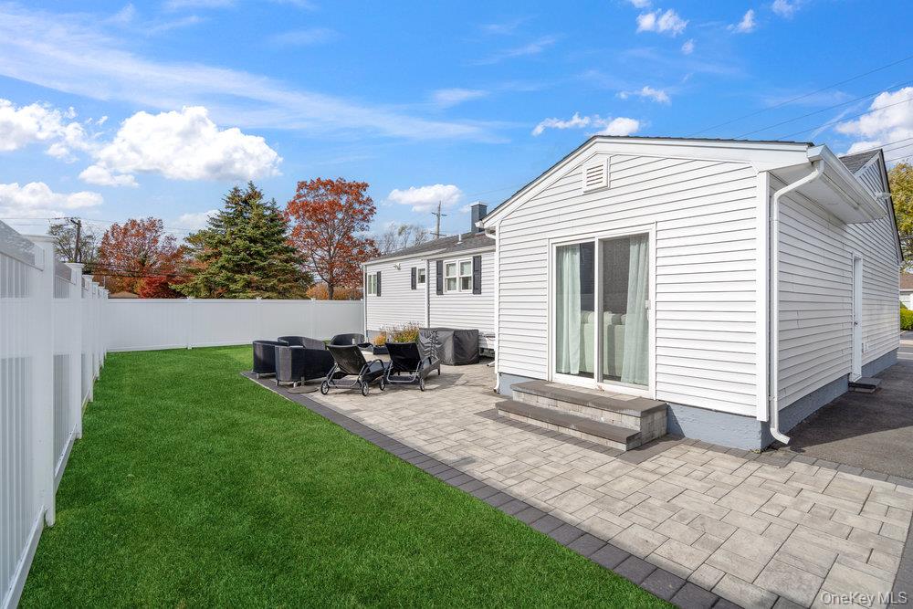 1584 Church Street, Holbrook, NY 11741