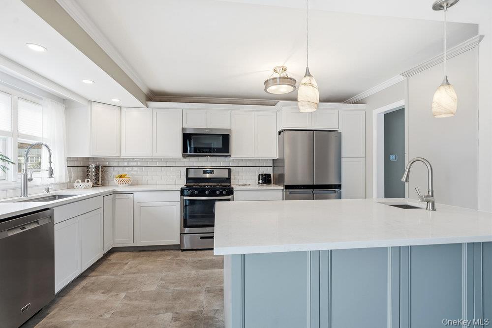 1584 Church Street, Holbrook, NY 11741