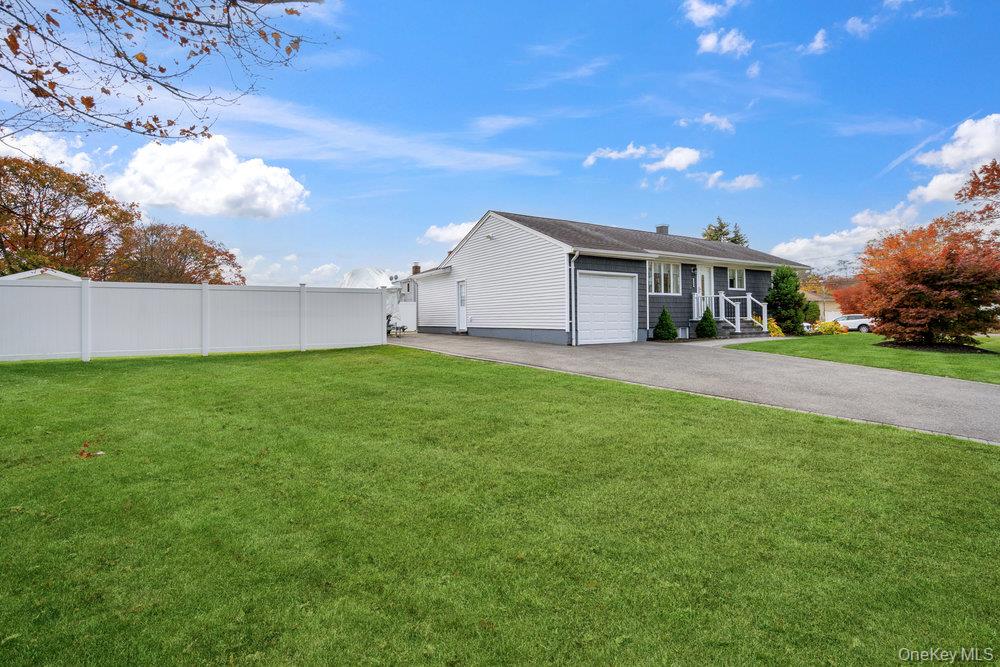 1584 Church Street, Holbrook, NY 11741