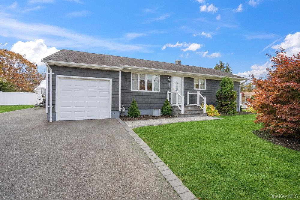 1584 Church Street, Holbrook, NY 11741