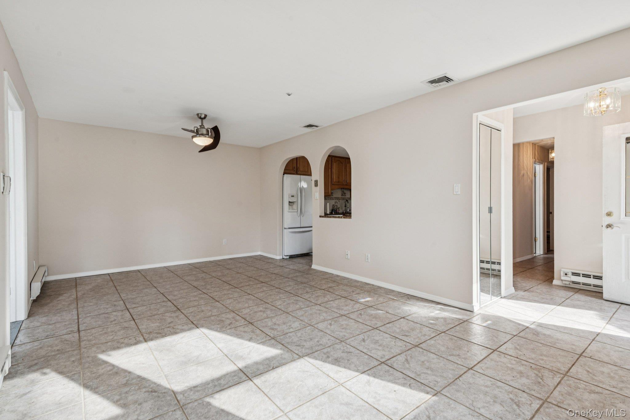 5 Fredricksburg Court, Coram, NY 11727