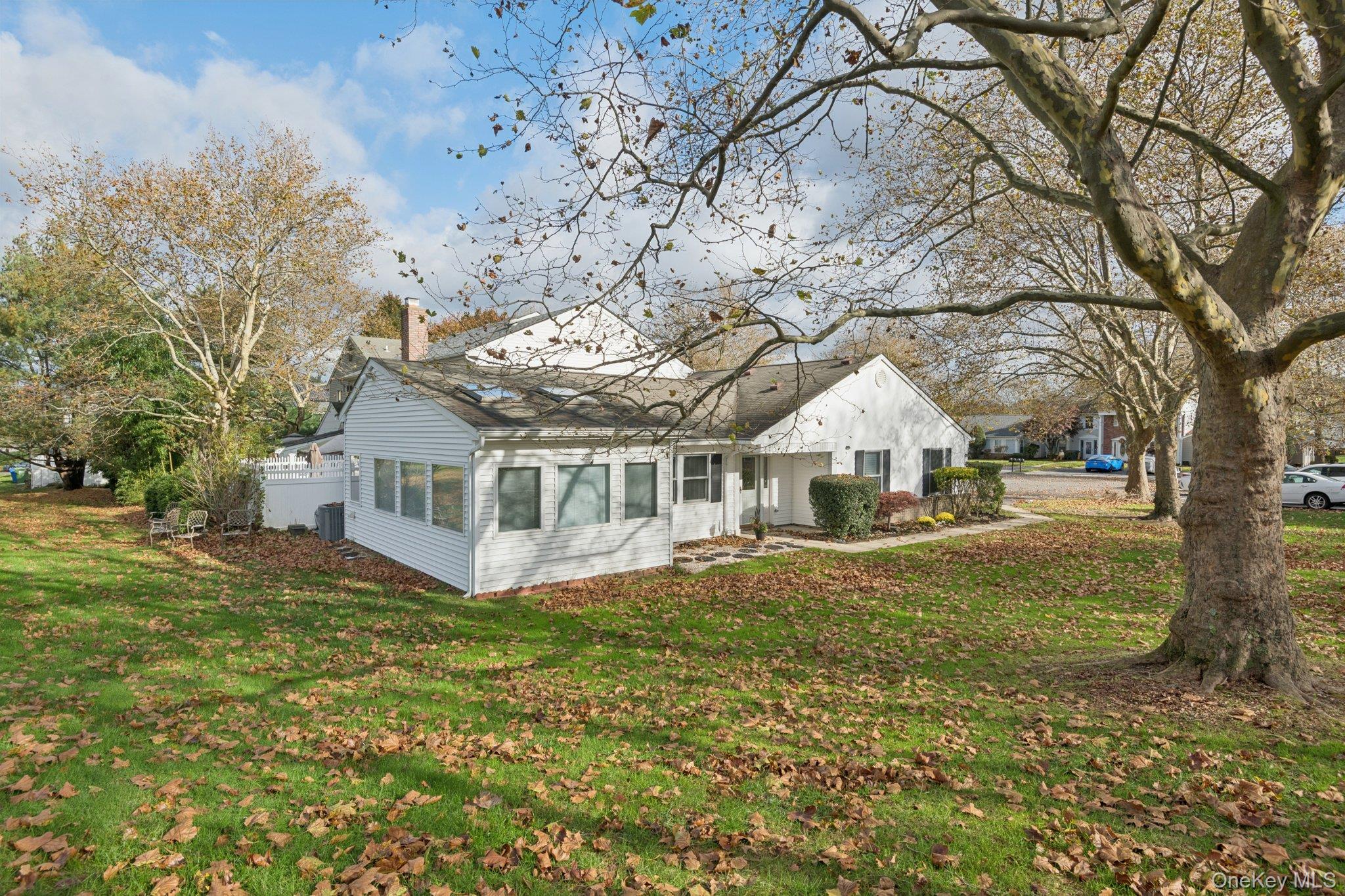 5 Fredricksburg Court, Coram, NY 11727