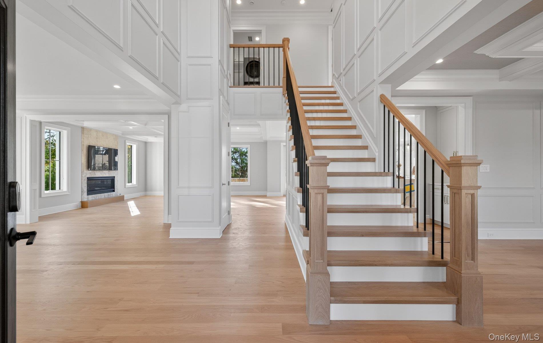 150 Milburn Lane, East Hills, NY 11577