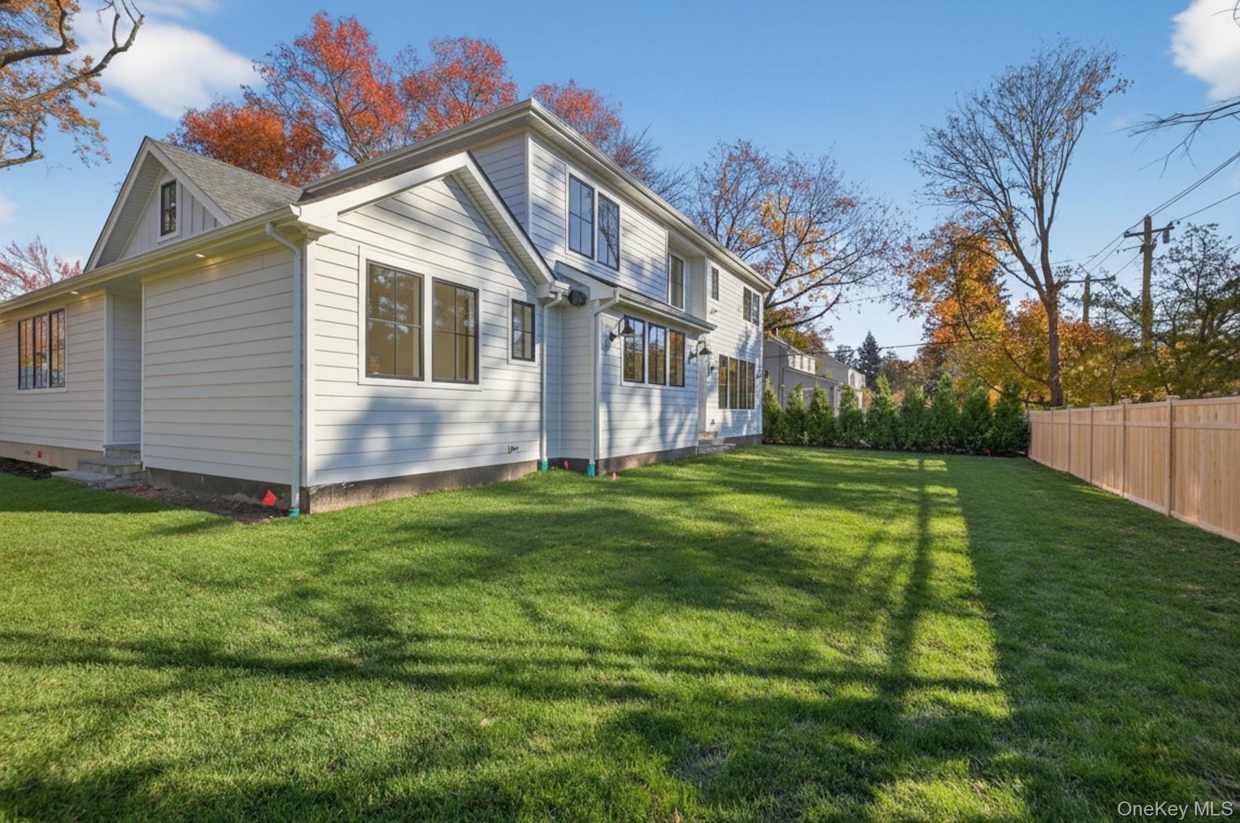 150 Milburn Lane, East Hills, NY 11577