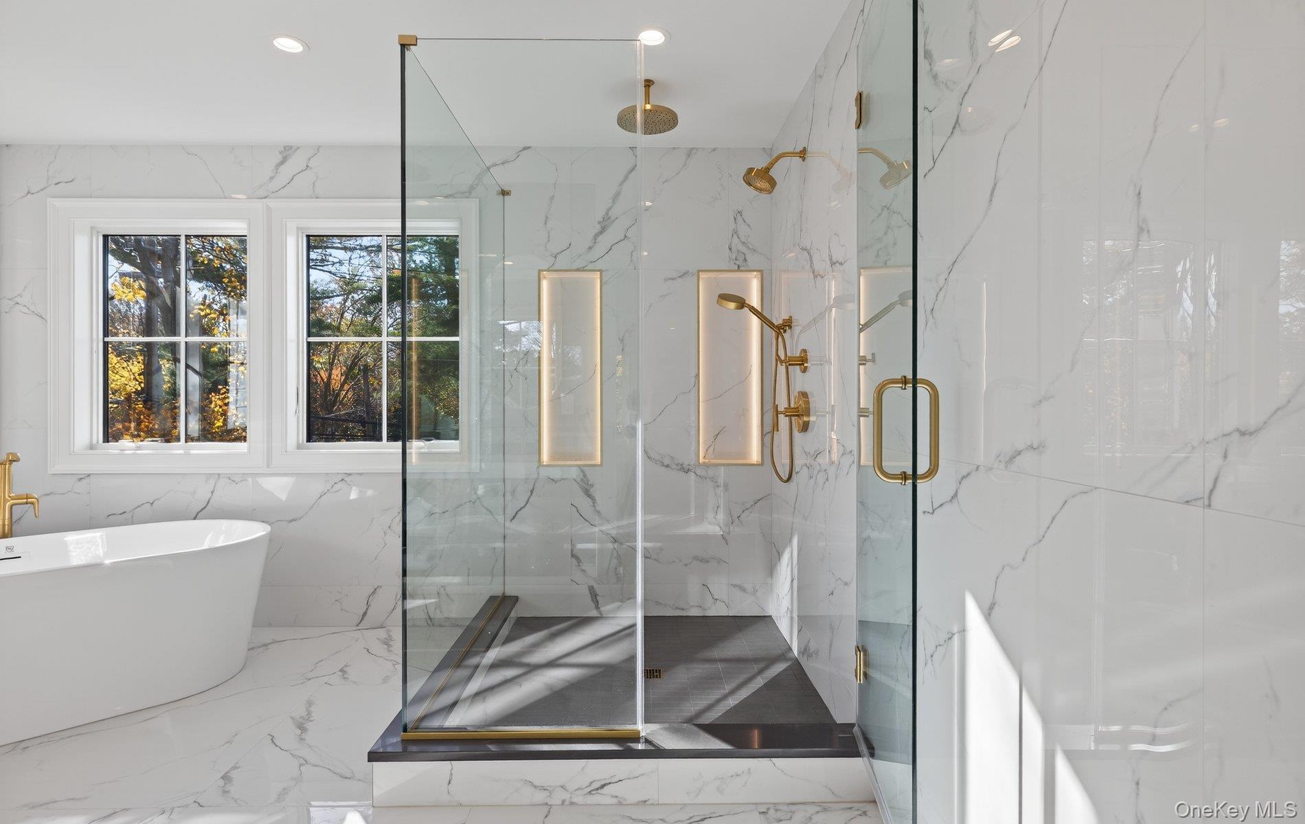 150 Milburn Lane, East Hills, NY 11577