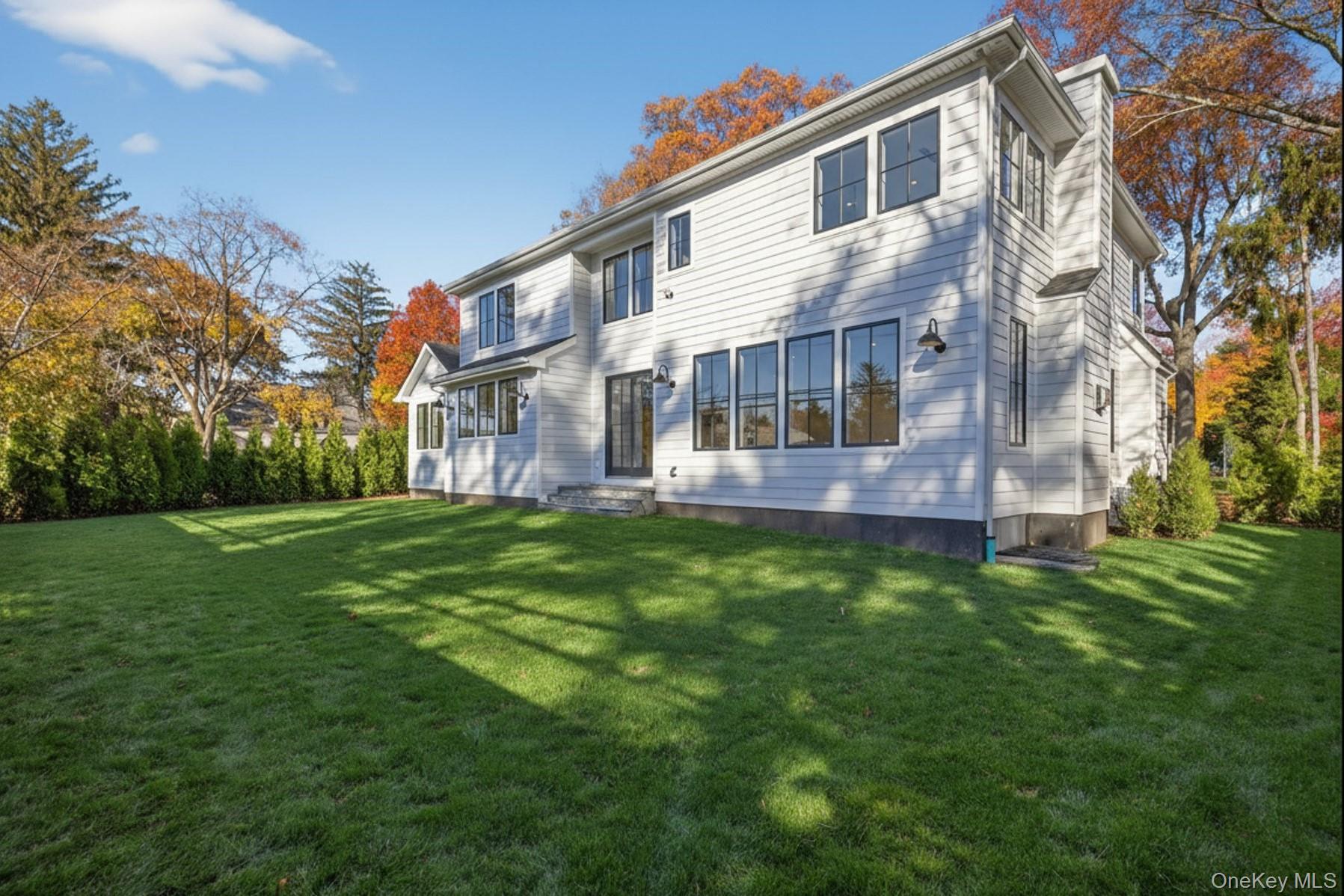 150 Milburn Lane, East Hills, NY 11577