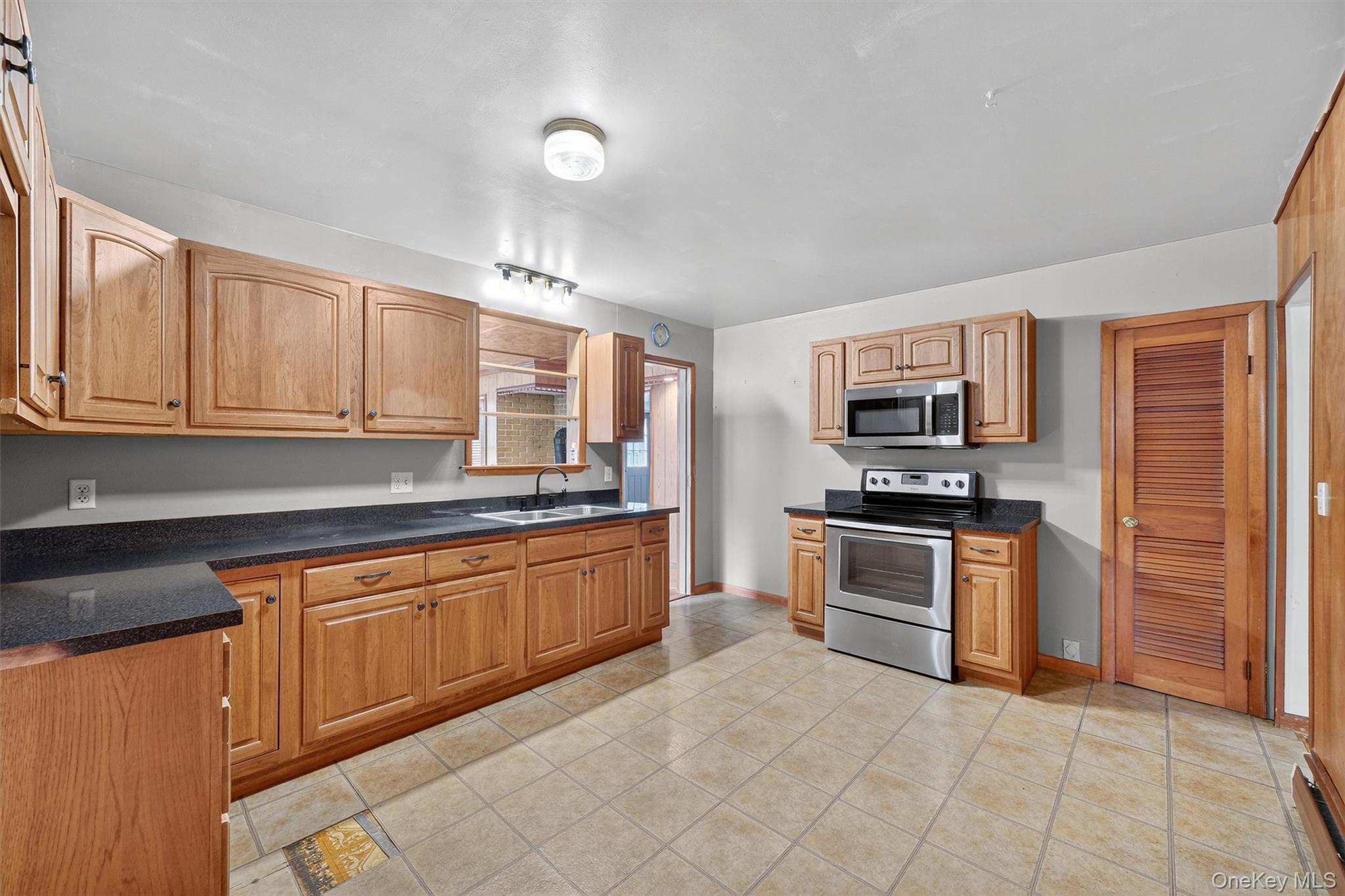 62 Ernest Road, Stanfordville, NY 12581