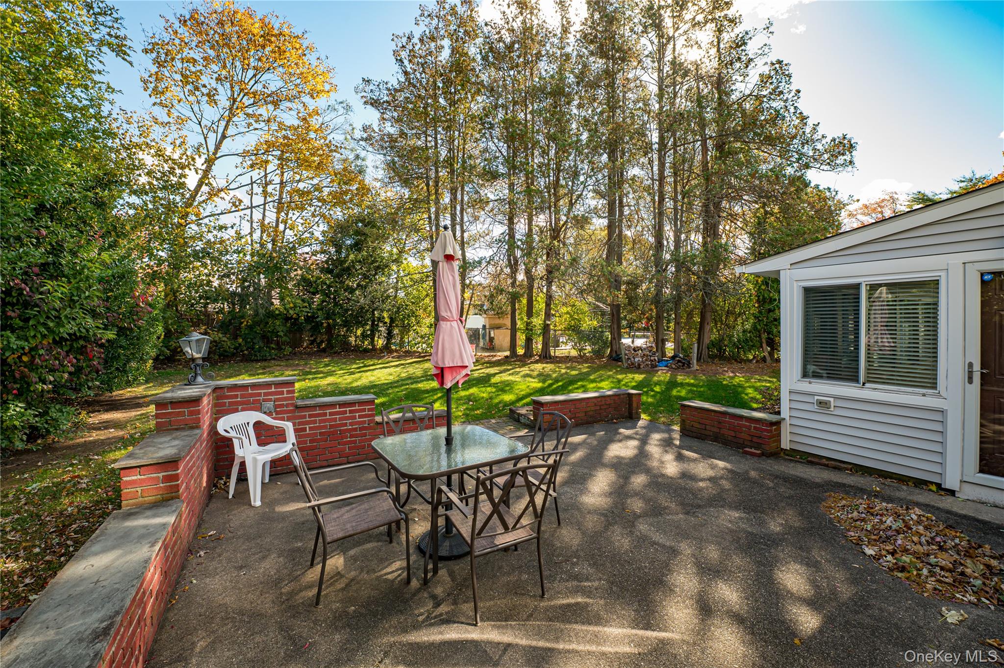 11 Dwight Circle, Commack, NY 11725