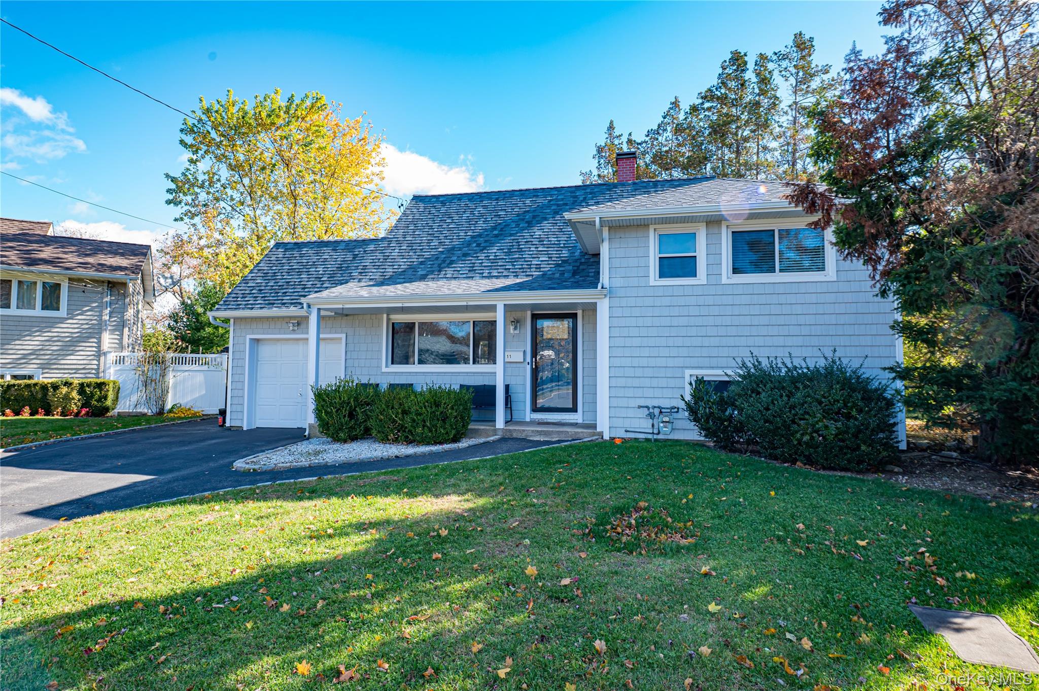 11 Dwight Circle, Commack, NY 11725