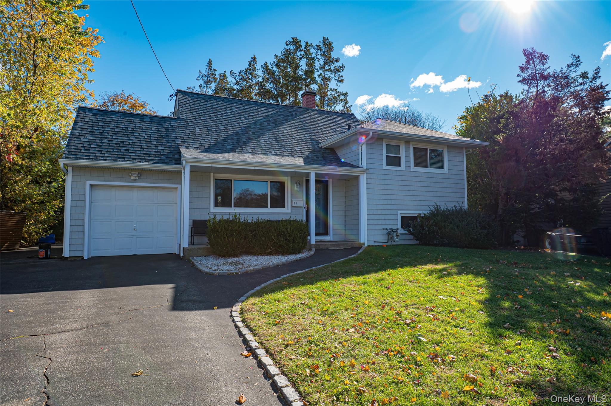 11 Dwight Circle, Commack, NY 11725