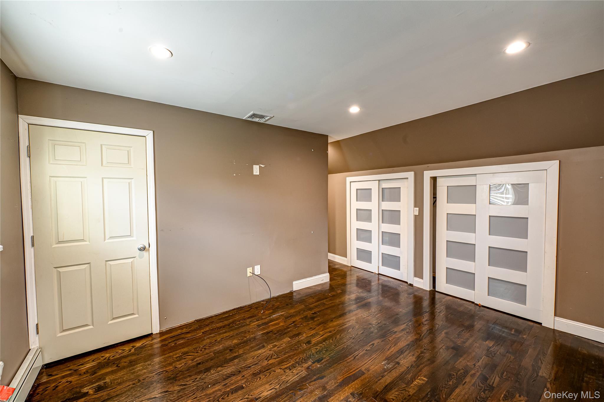 11 Dwight Circle, Commack, NY 11725