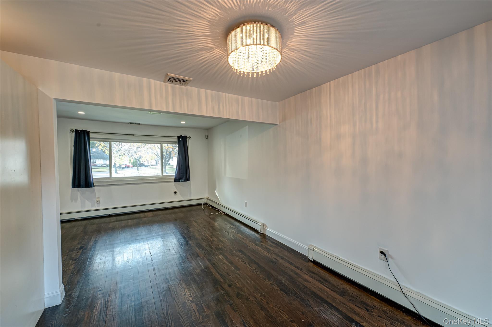 11 Dwight Circle, Commack, NY 11725