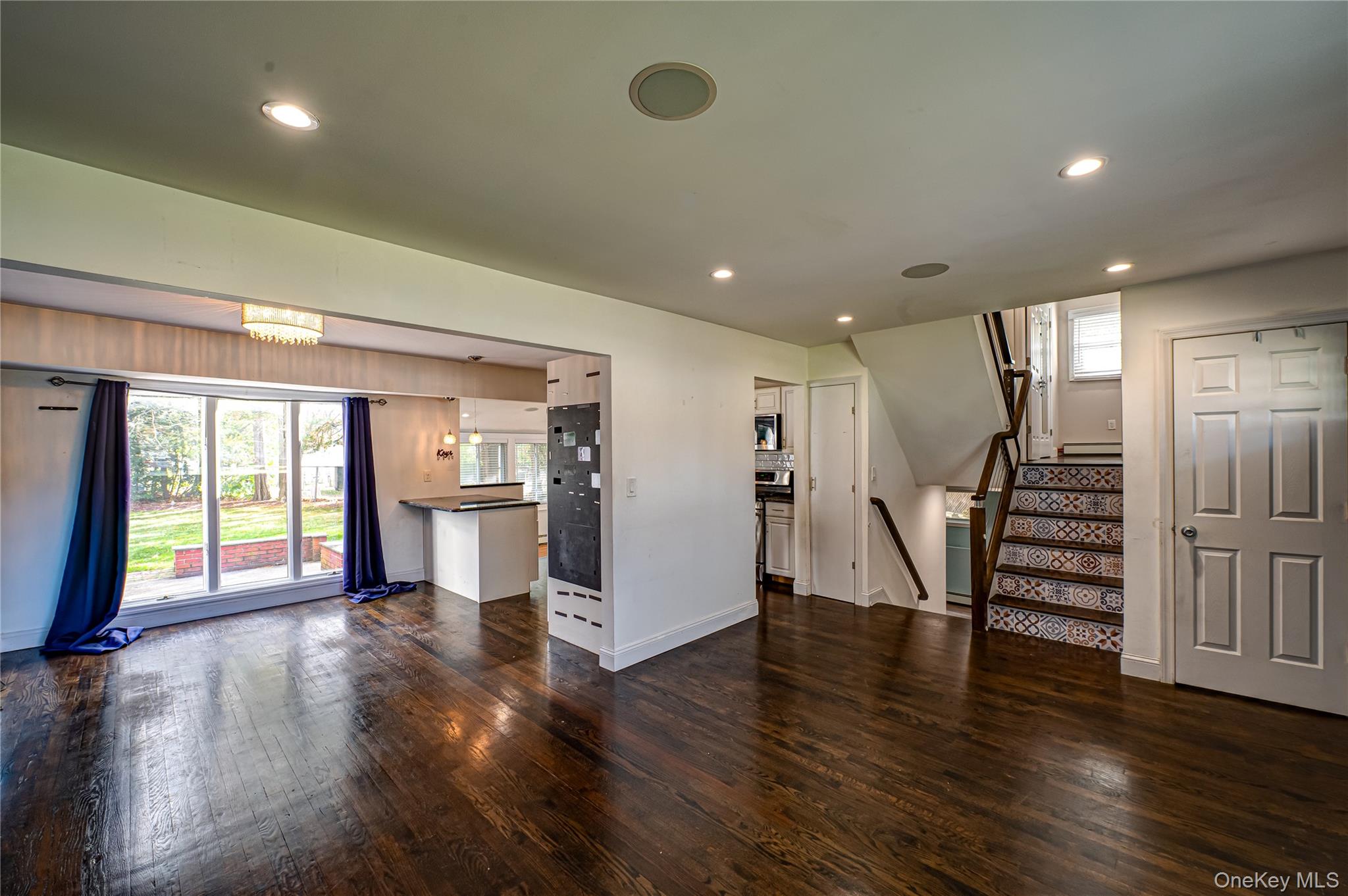 11 Dwight Circle, Commack, NY 11725