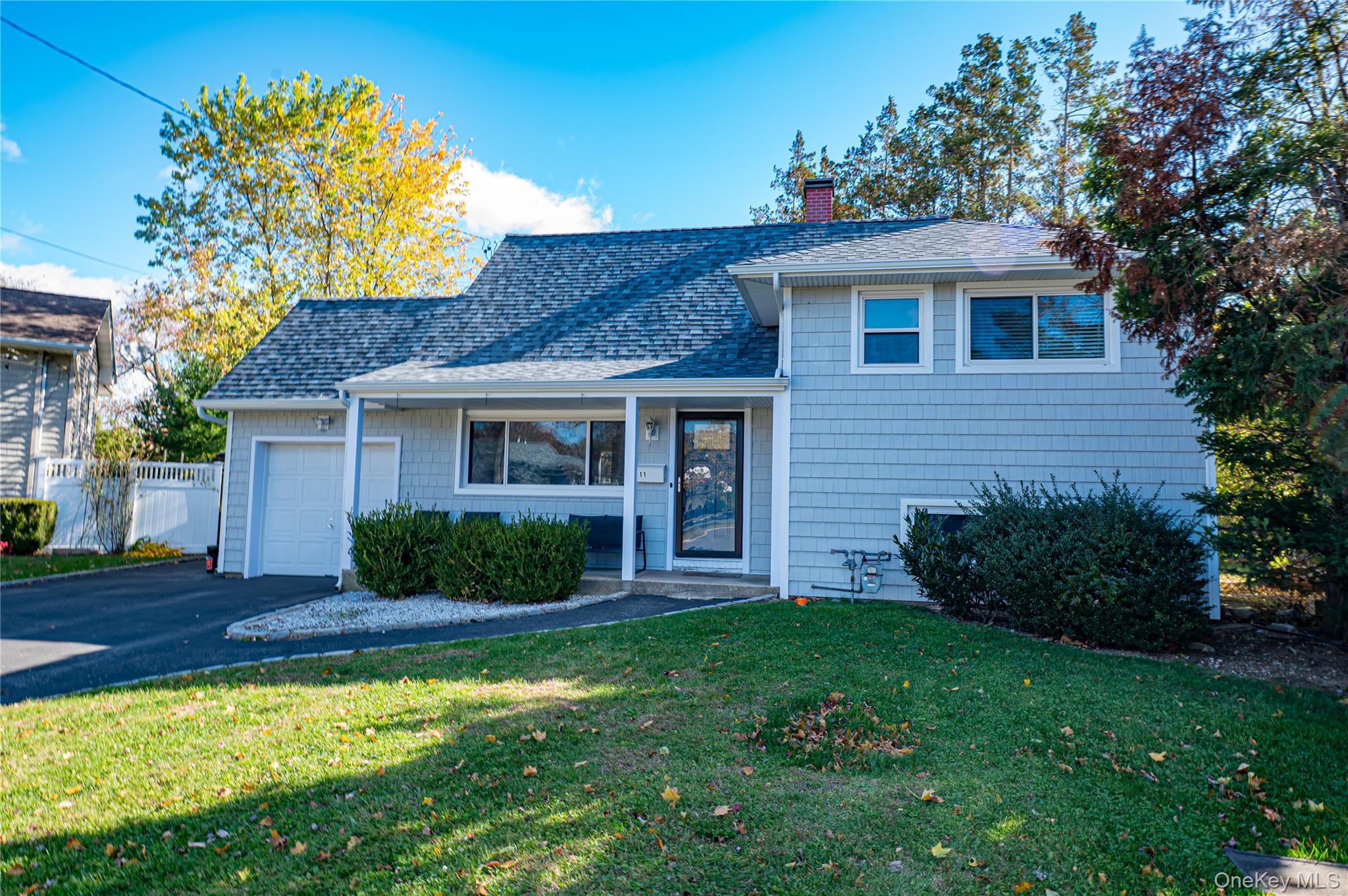 11 Dwight Circle, Commack, NY 11725